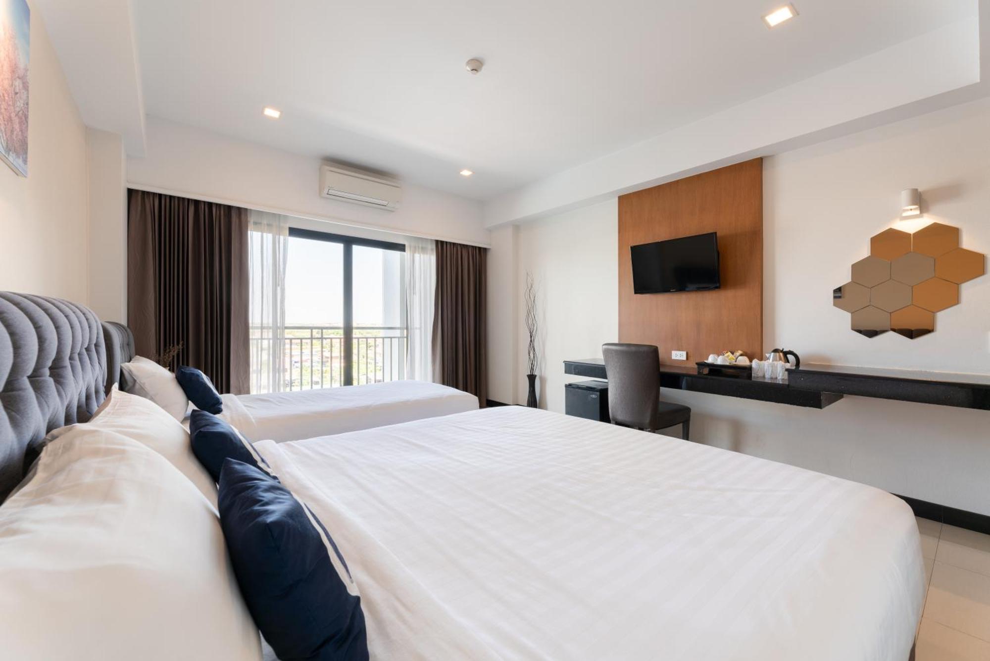Golden Foyer Suvarnabhumi Airport Hotel 4*