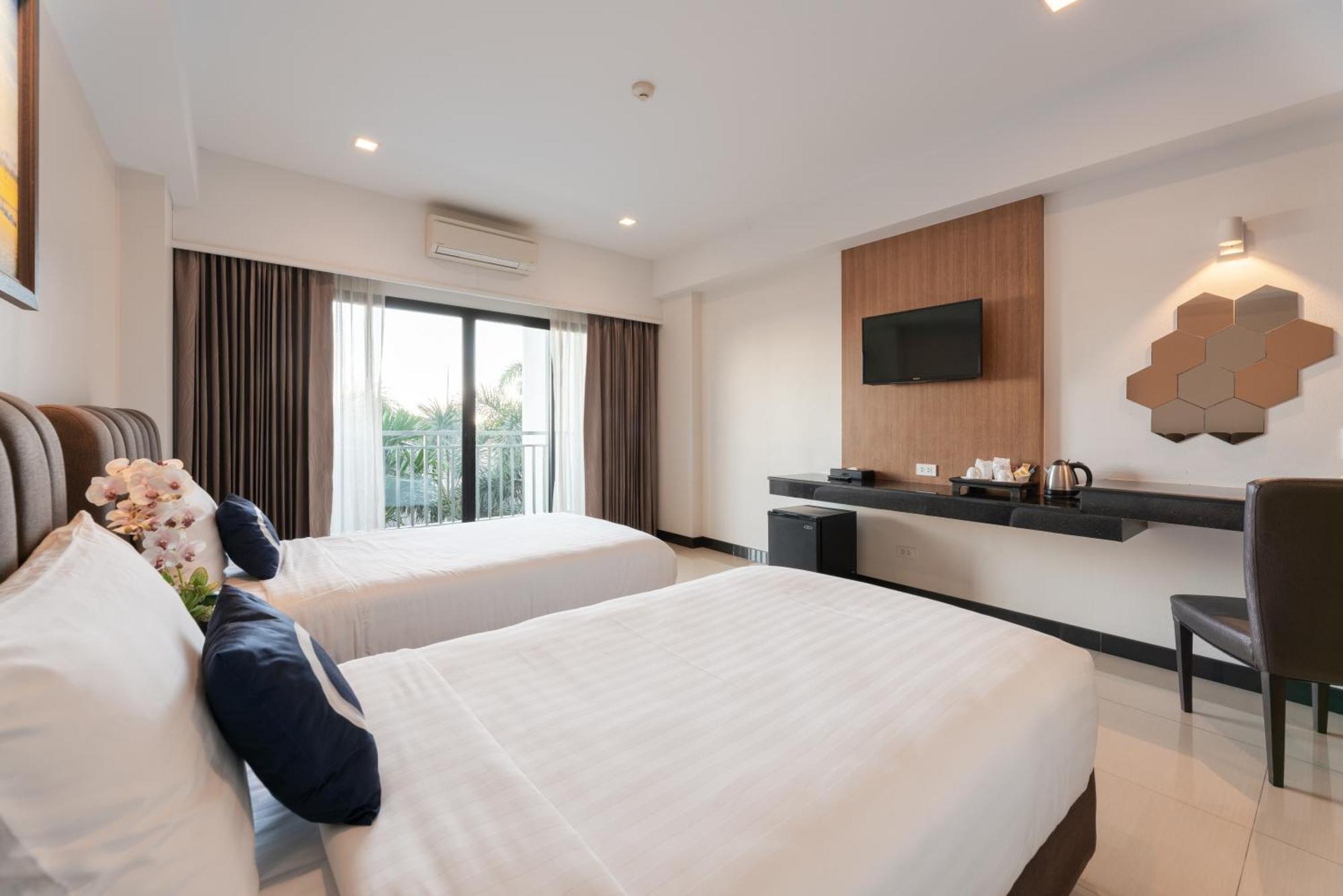 Golden Foyer Suvarnabhumi Airport 4*