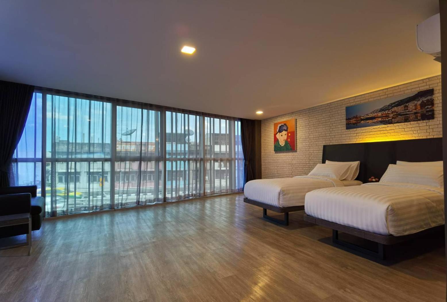 Hotel Bb Glass House *