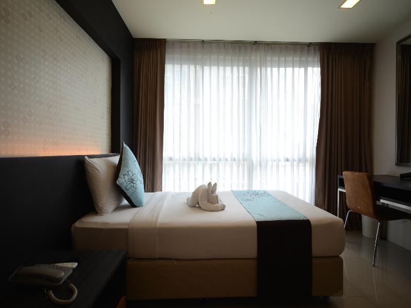Solace At Srinakarin Hotel 5*