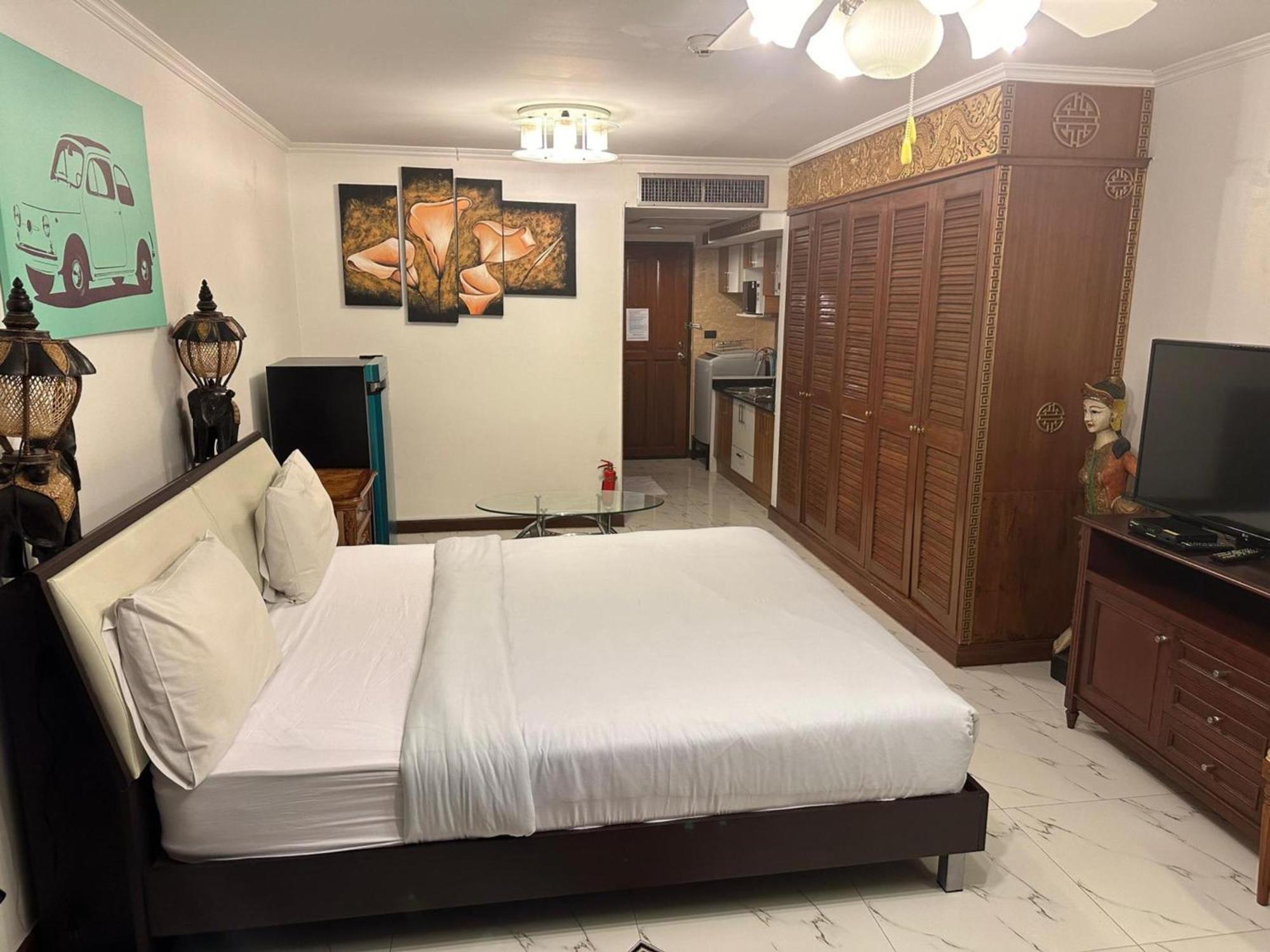 Affordable Serviced In Nana Omni Tower - Prime Sukhumvit Location Apartemen