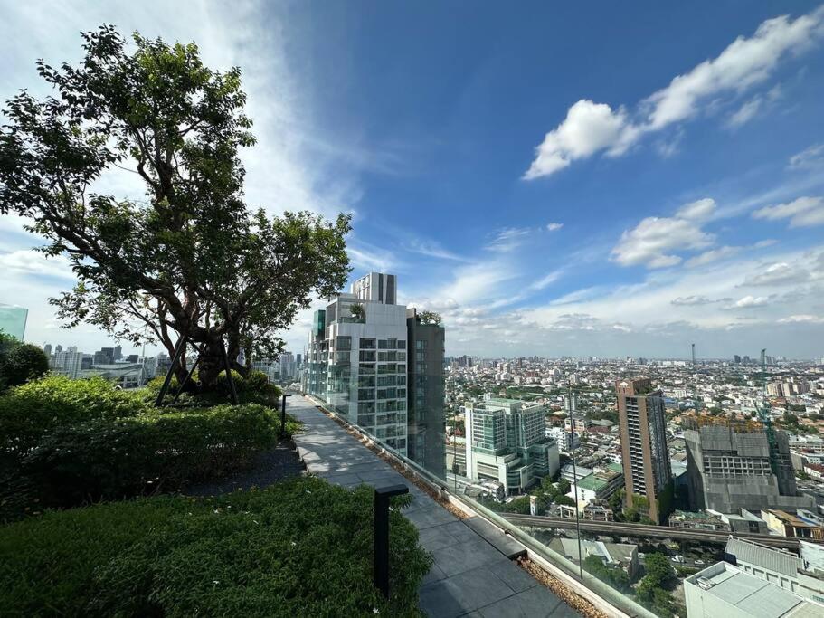 Siamese Exclusive Sukhumvit 42 One Bedroom High Floor