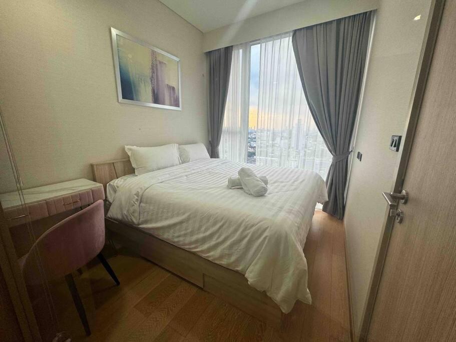 Siamese Exclusive Sukhumvit 42 One Bedroom High Floor Apartment