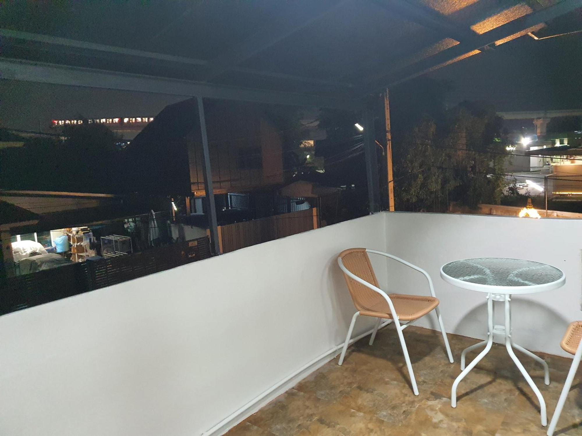 Holiday park 3 Bedroom Cozy Skytrain View Bkk *