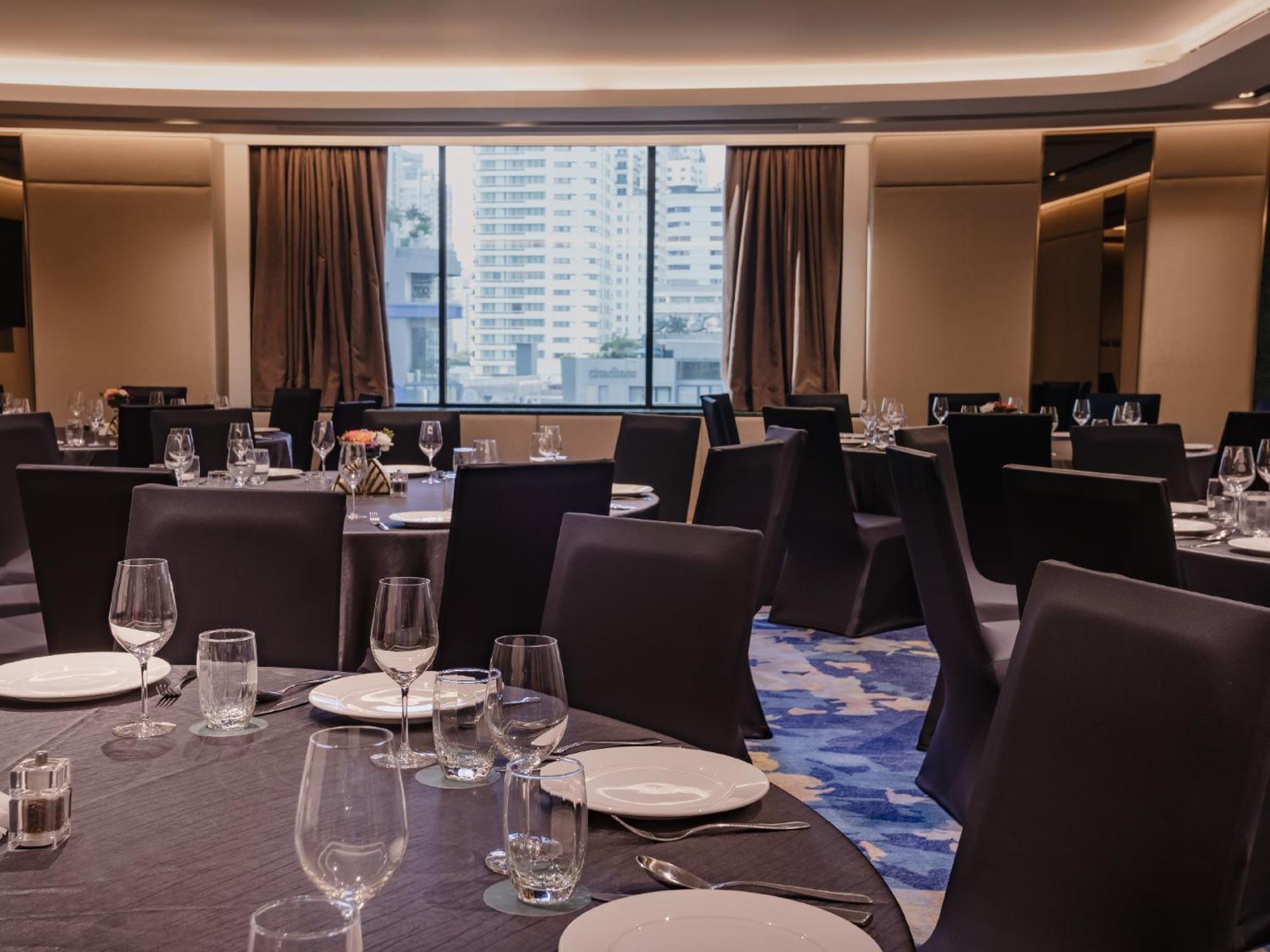 Aira Sukhumvit 11 Hotel