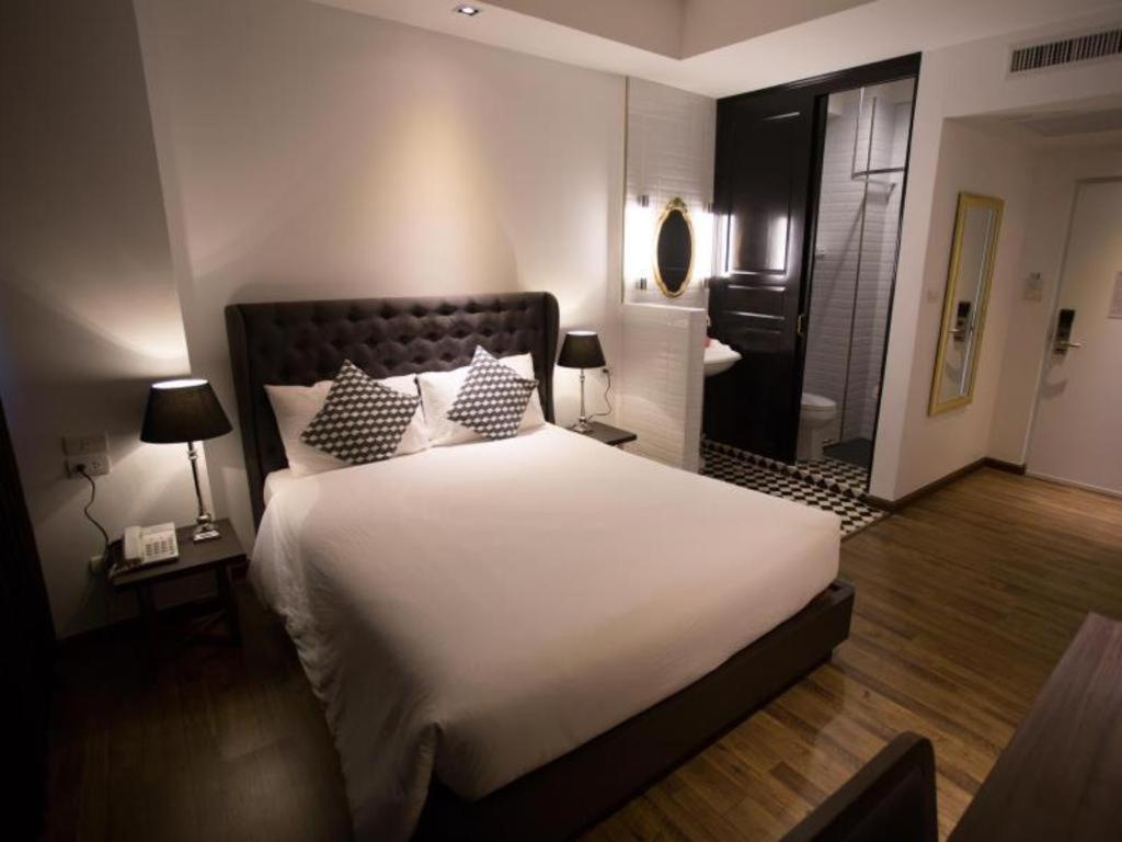 Hotel First House