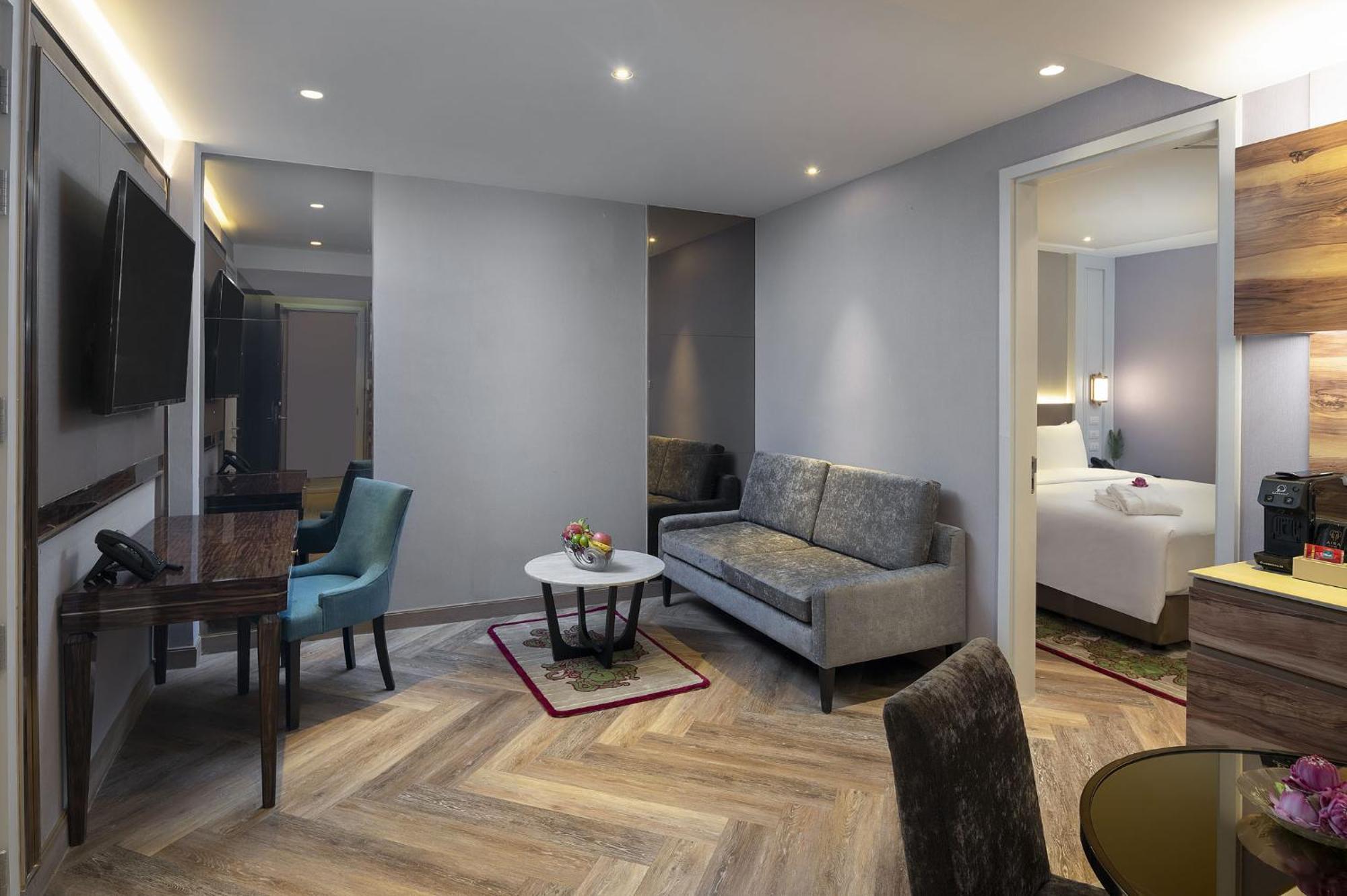 Aira Sukhumvit 11 Hotel