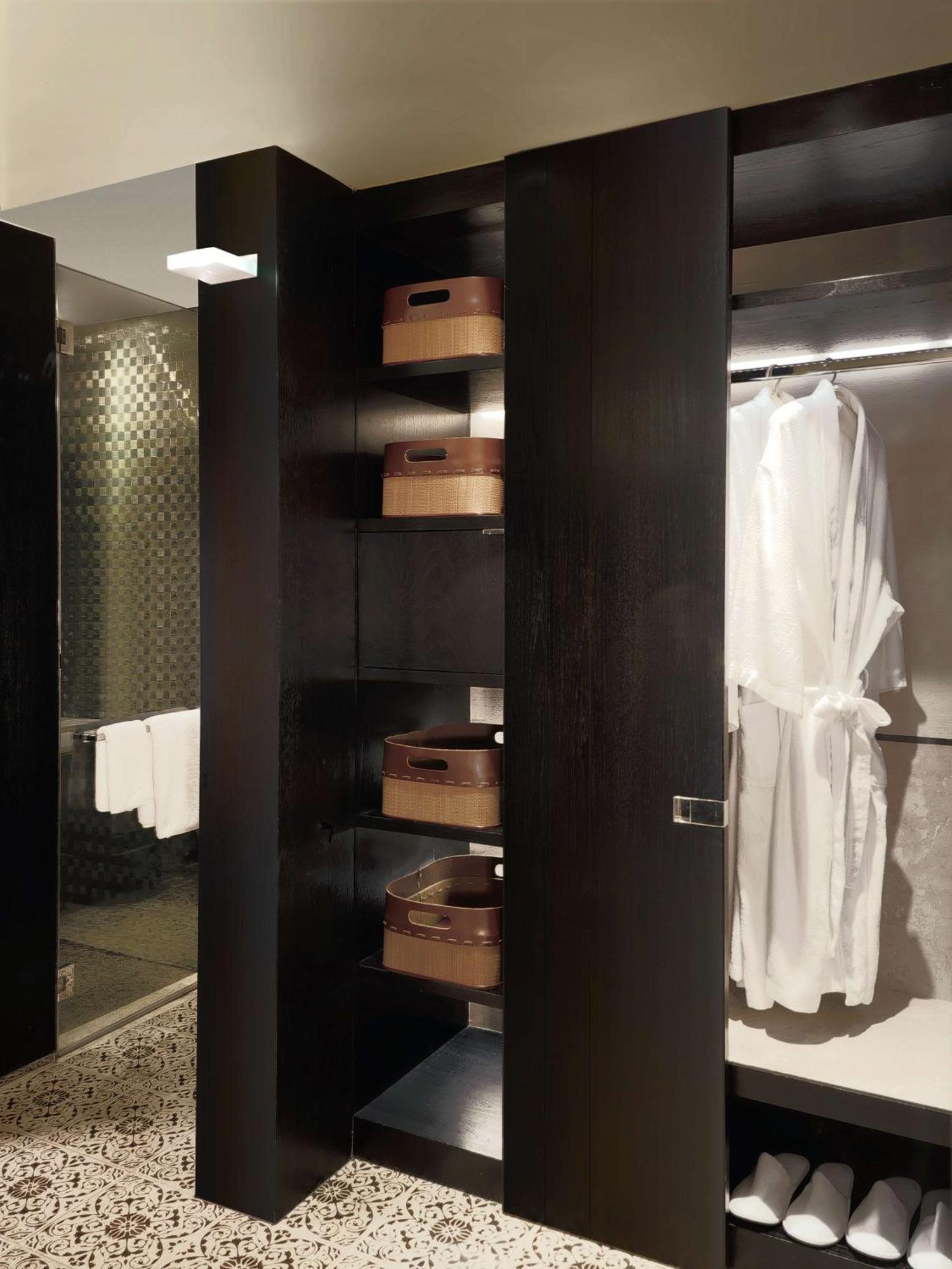 Grand Hyatt Erawan - Sha Certified Hotel