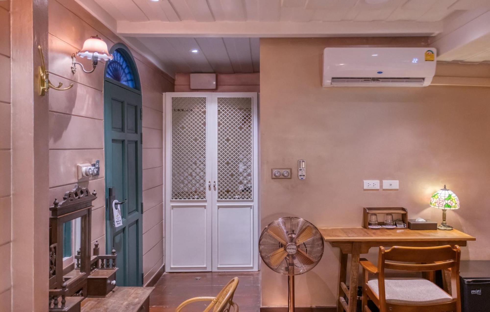 Priya Boutique House *