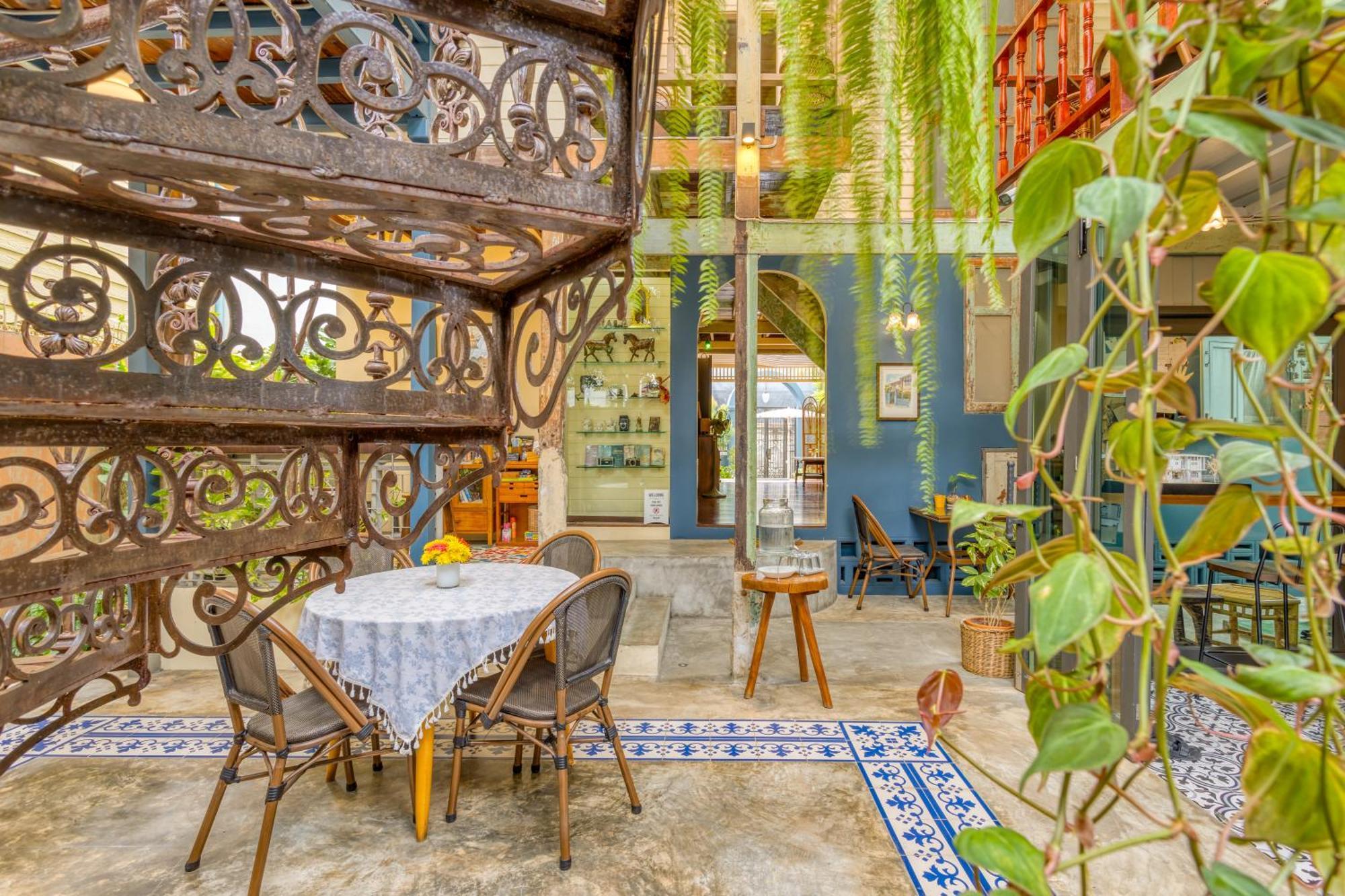 Bed & Breakfast Priya Boutique House *