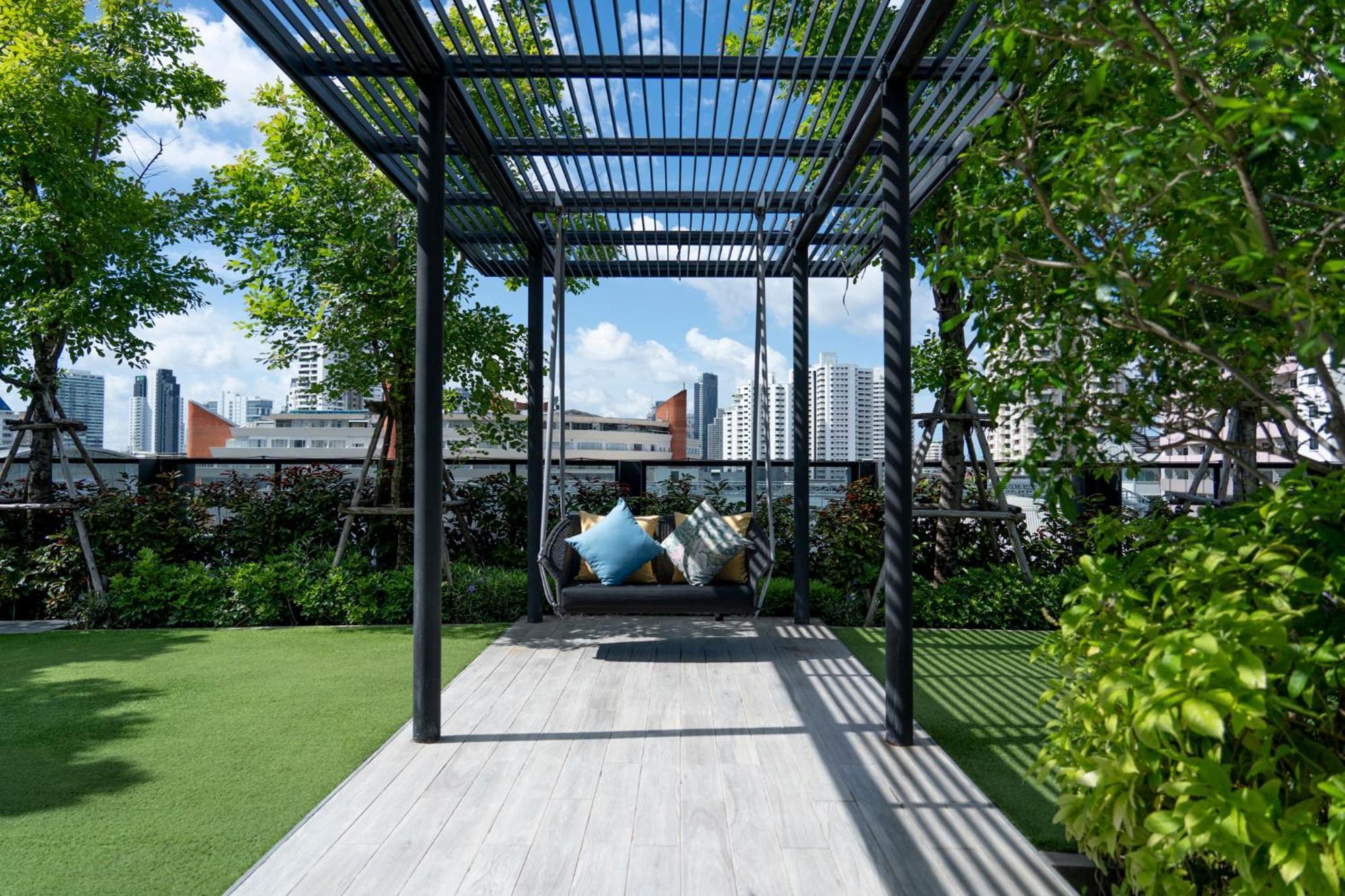 Walton Sukhumvit Hotel 4*