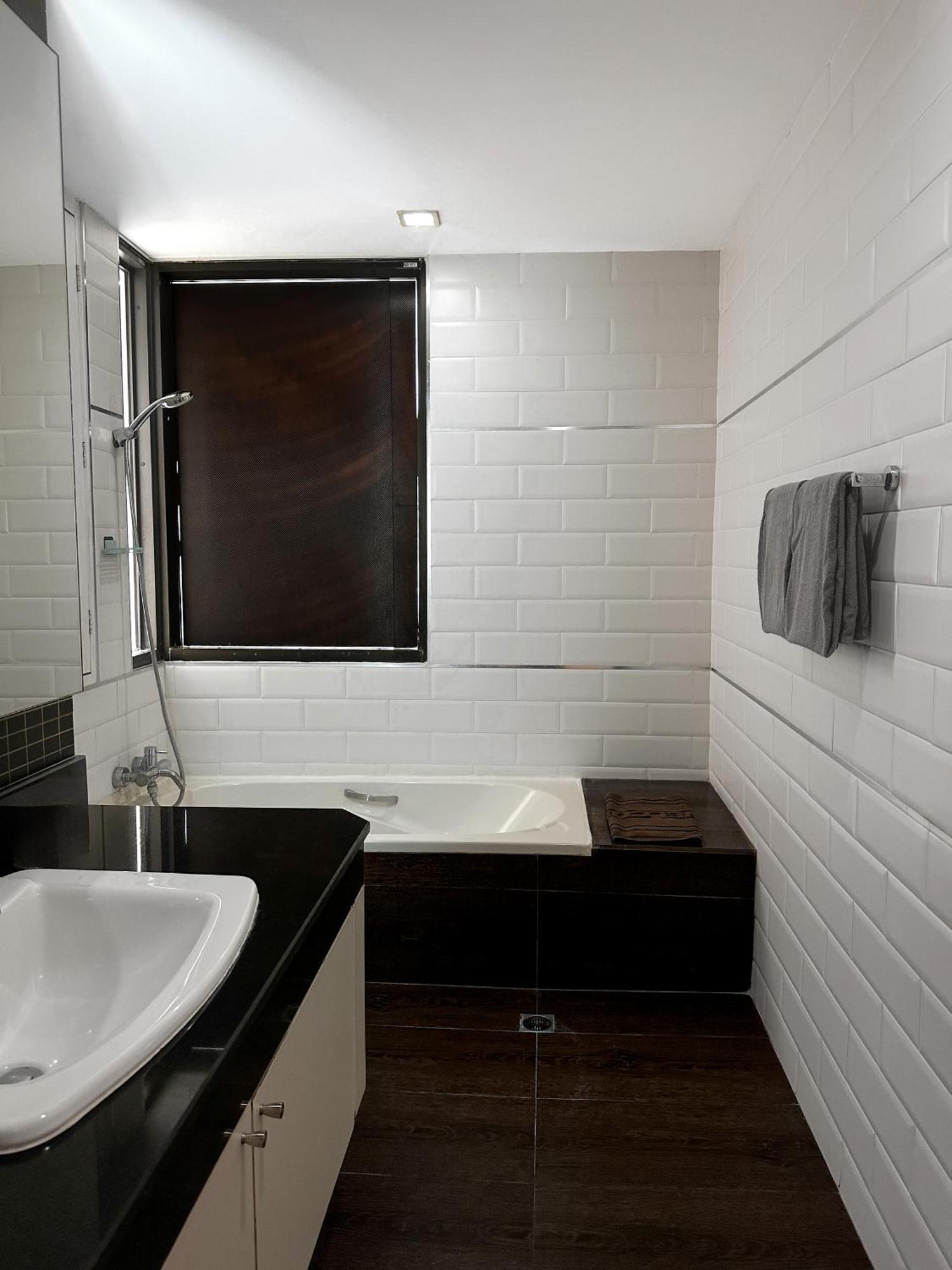 Nantiruj Tower: Serviced In Sukhumvit Soi 8 * Bangkok