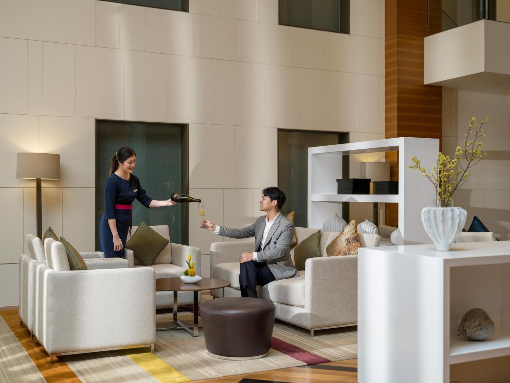 Crowne Plaza Lumpini Park By Ihg Hotel Bangkok