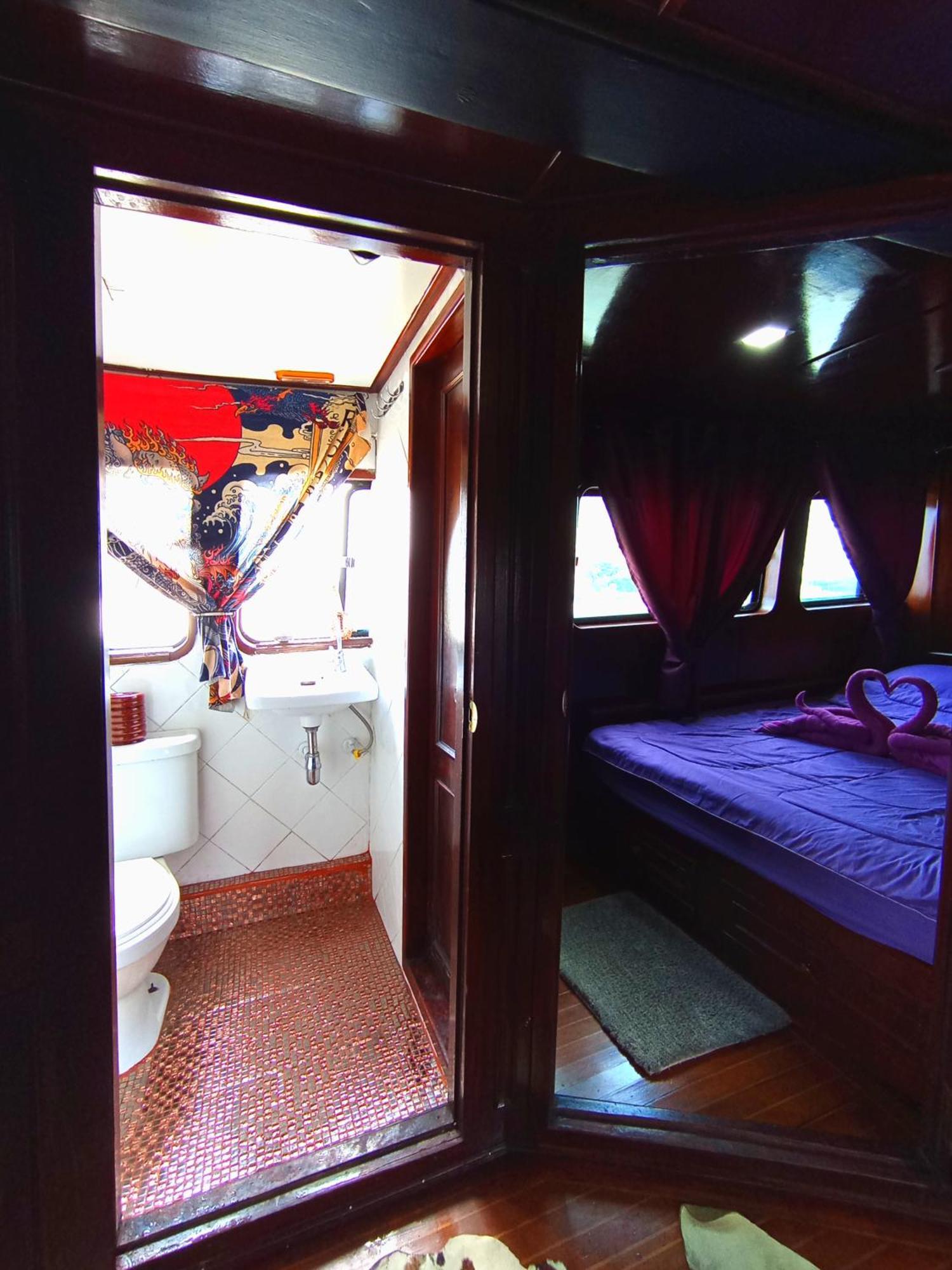 Sabai Sabai Liveaboard Botel *