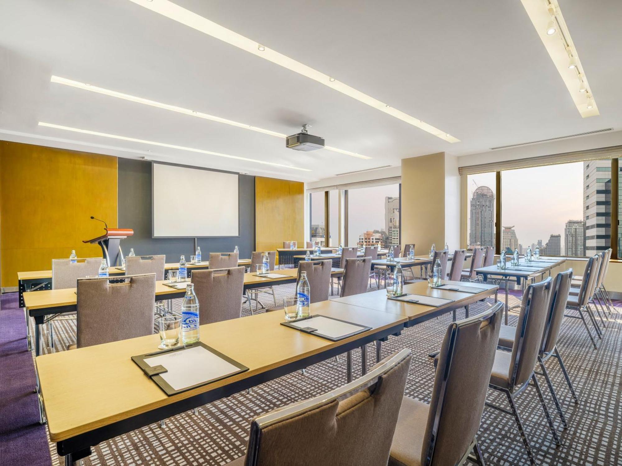 Crowne Plaza Lumpini Park By Ihg Hotel
