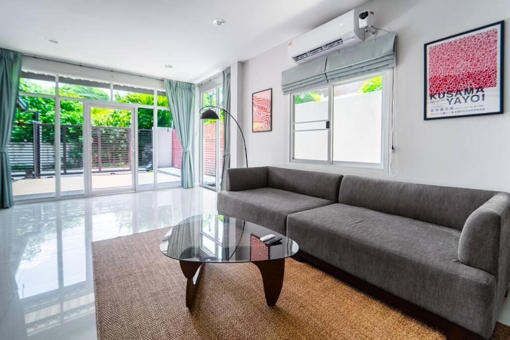 5 Star Spacious & Bright 4br House With Cinema