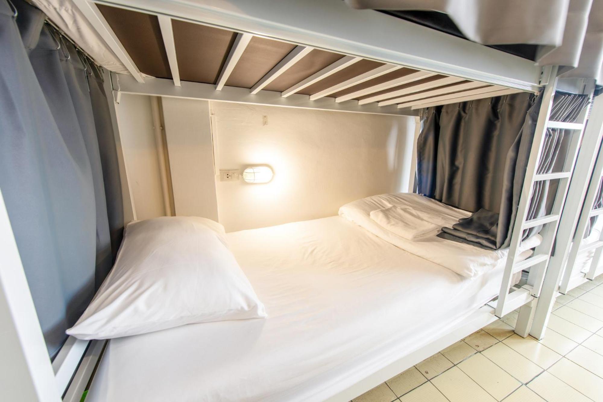 Asrama Piccolo Sukhumvit Hostel- Self Check-in After 6 Pm Bangkok