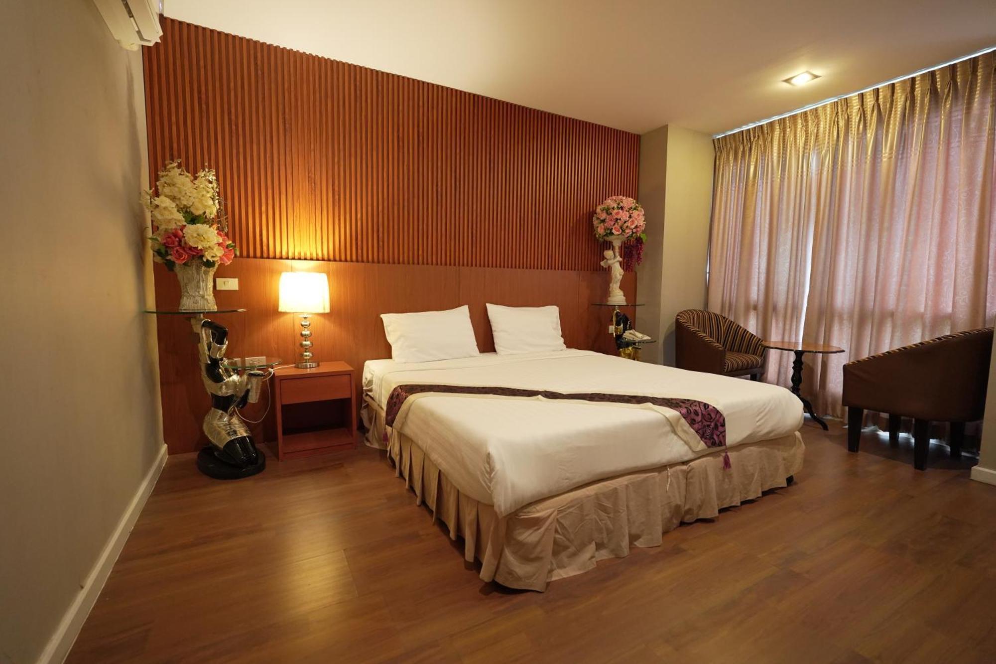 Three Seasons 5*