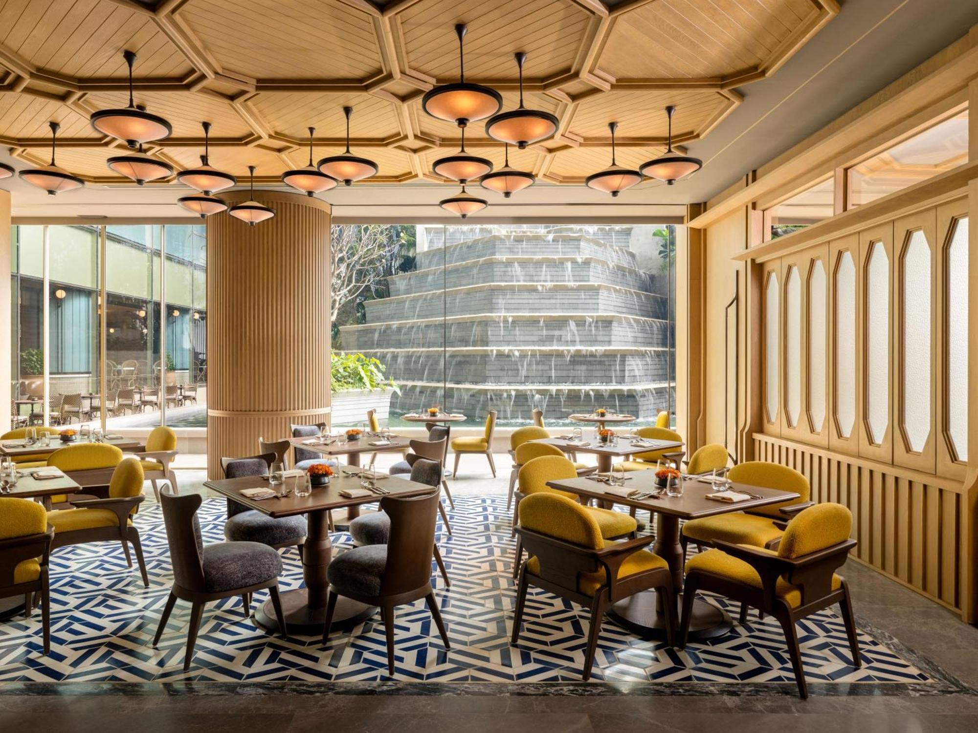 Dusit Thani Hotel 5*