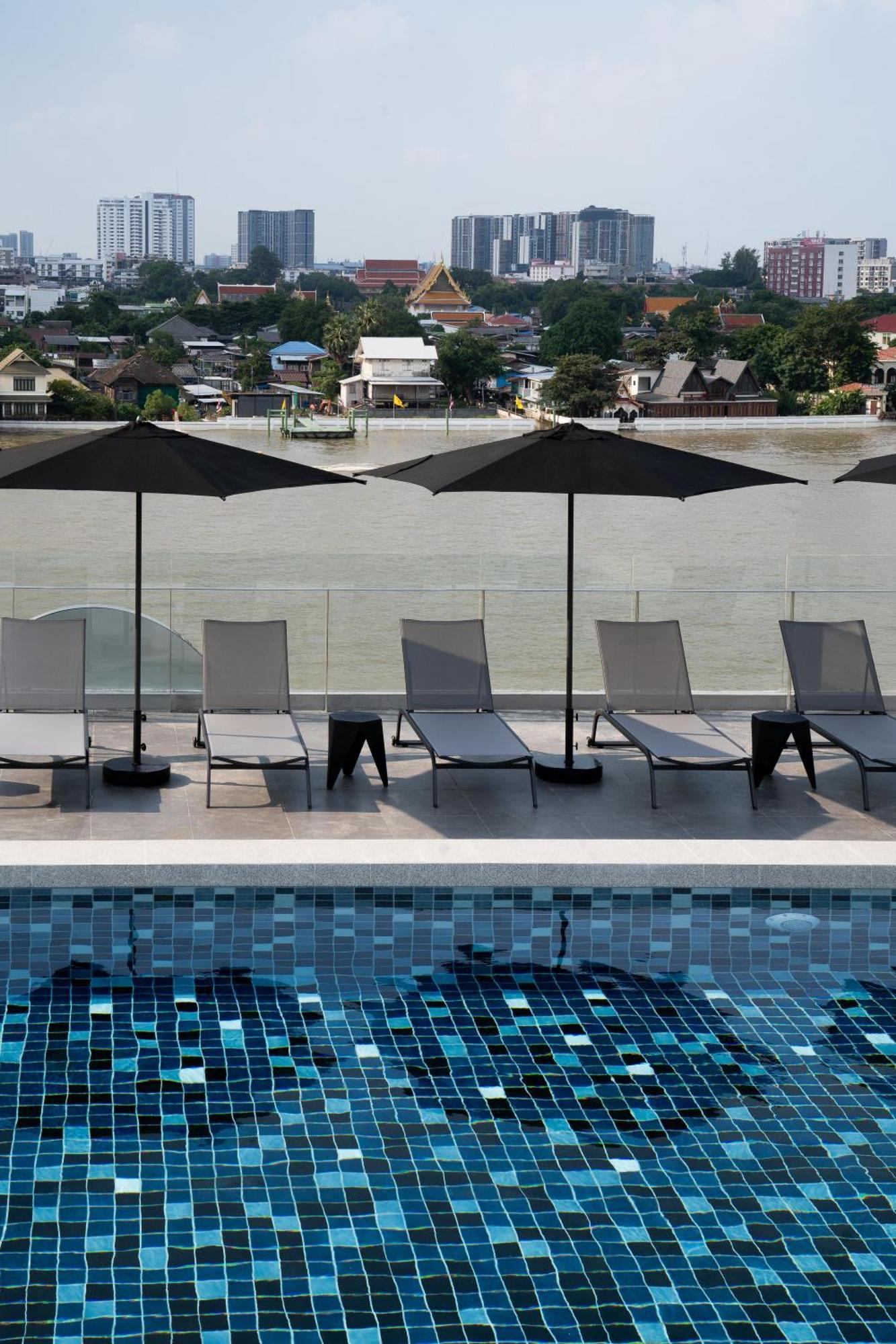 Hotel The Standardx, Phra Arthit 4*