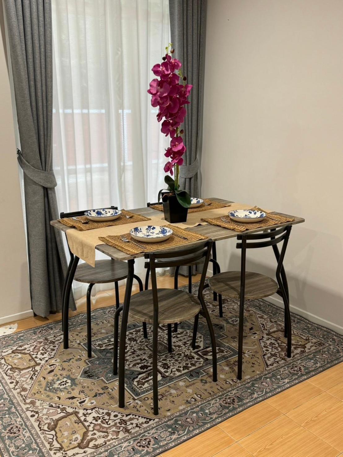 Hotel Em Sukhumvit - Near Terminal 21, Em District Malls, Bts And Mrt Lines Bangkok