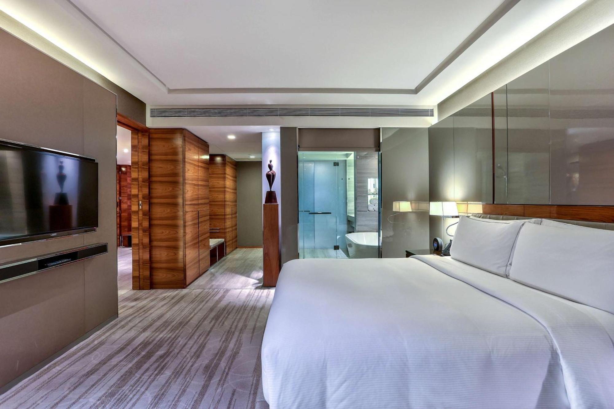 Hilton Sukhumvit Hotel 5*