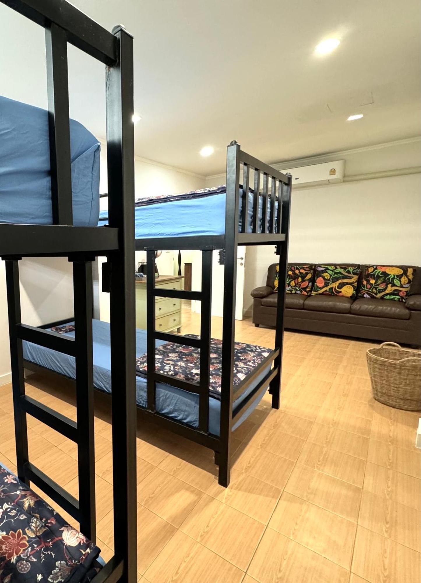 Hotel Em Sukhumvit - Near Terminal 21, Em District Malls, Bts And Mrt Lines Bangkok