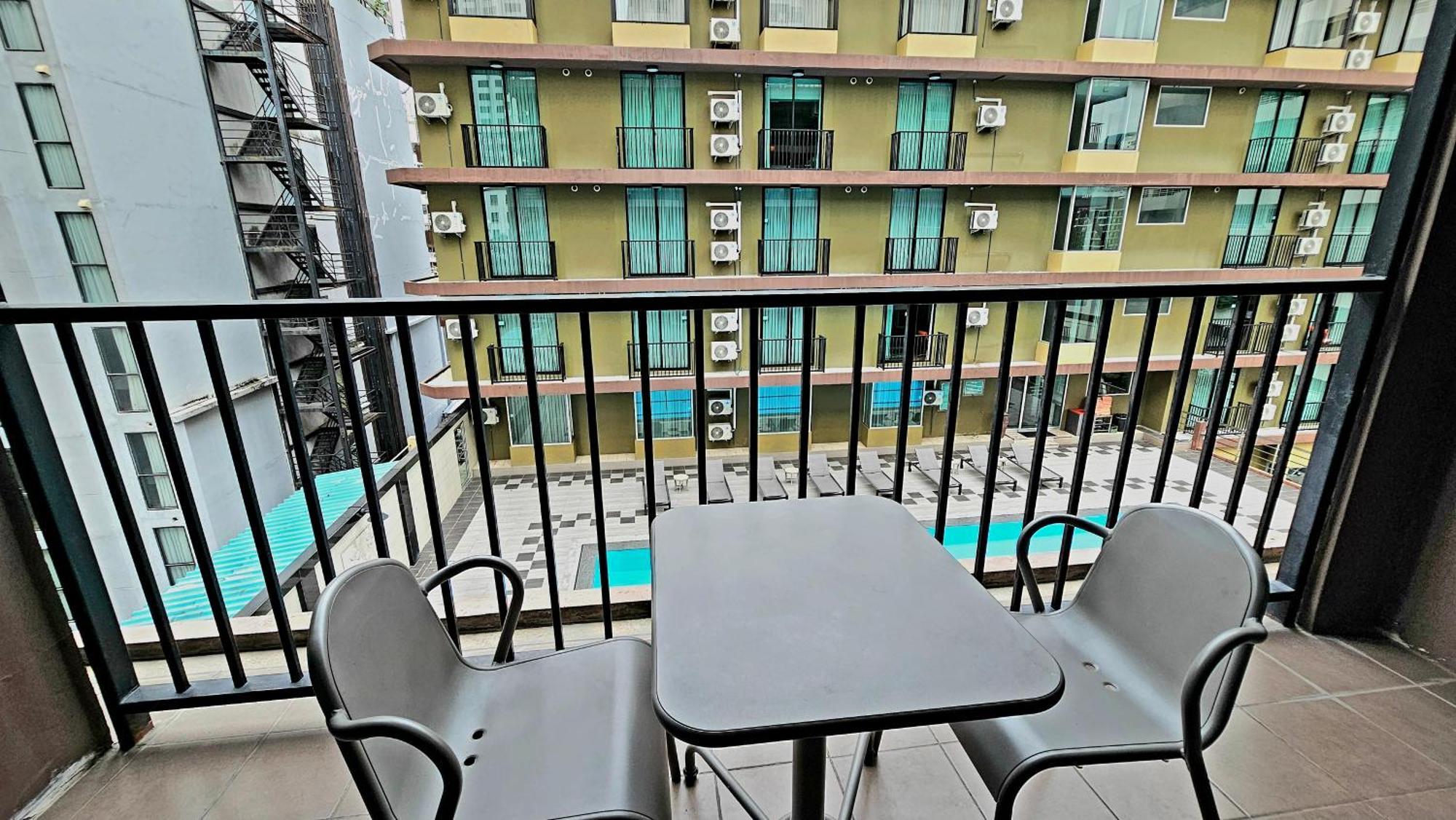 Dynasty Grande 4* Bangkok