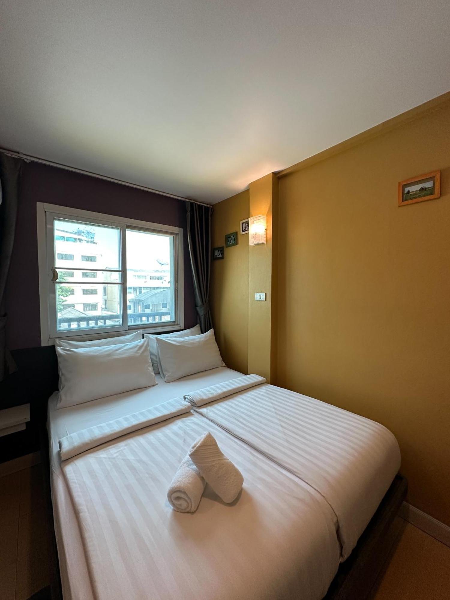 Bbhouse Phra Athit Guest house *