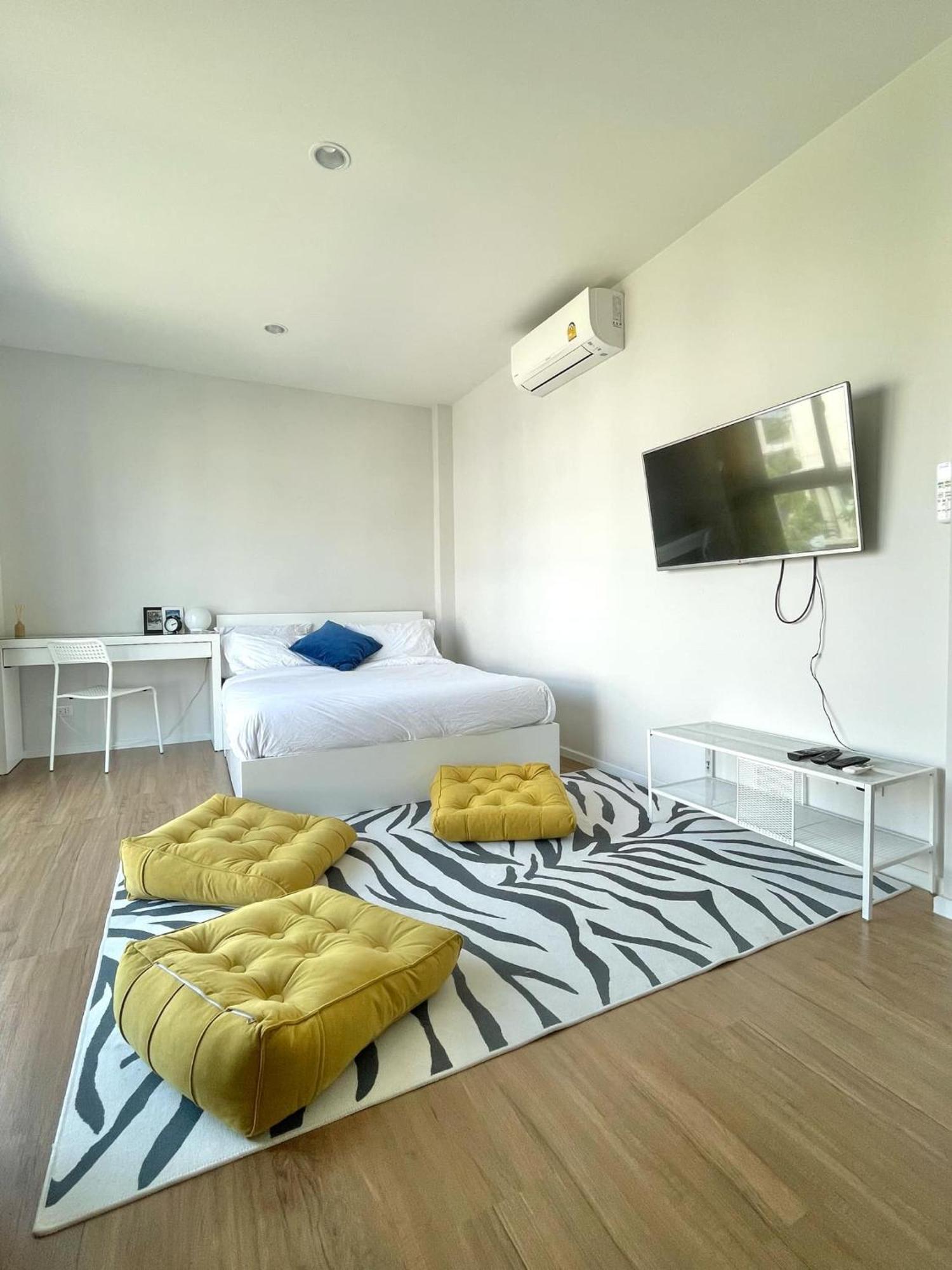 Stylish2bd Pool&gym Near Airport Holiday home Bangkok