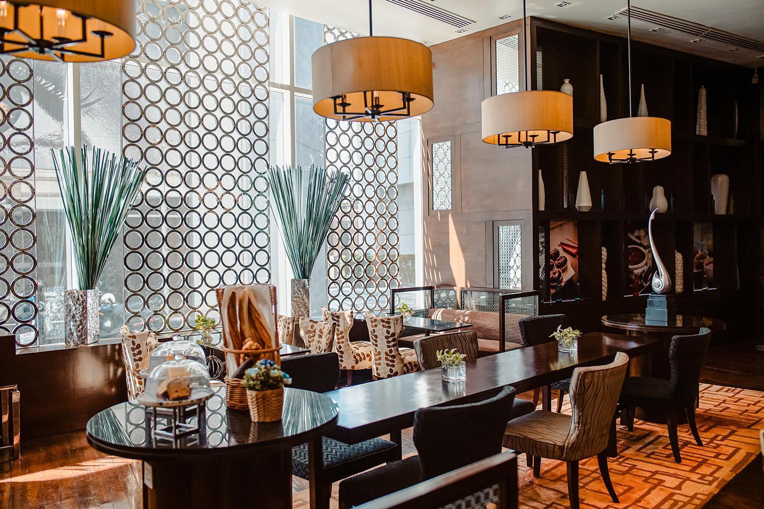 Hilton Grande Asoke 5*