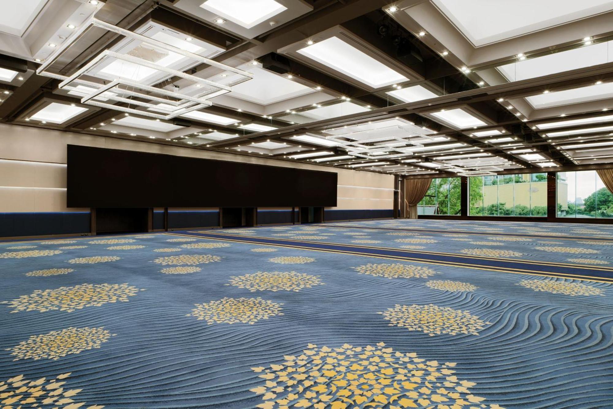 Royal Orchid Sheraton Riverside Hotel