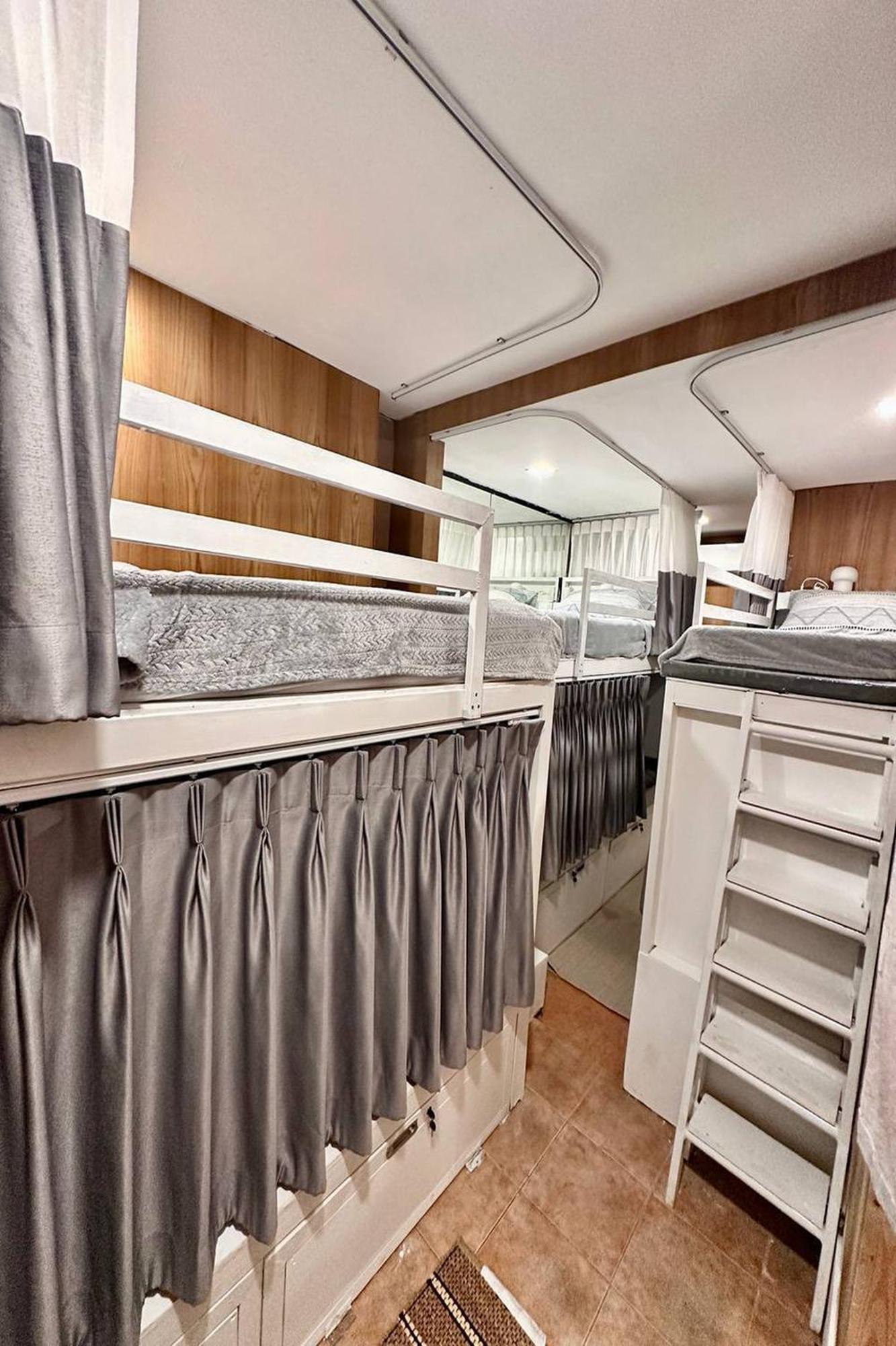 Blu Ari Stylish Gay Poshtel