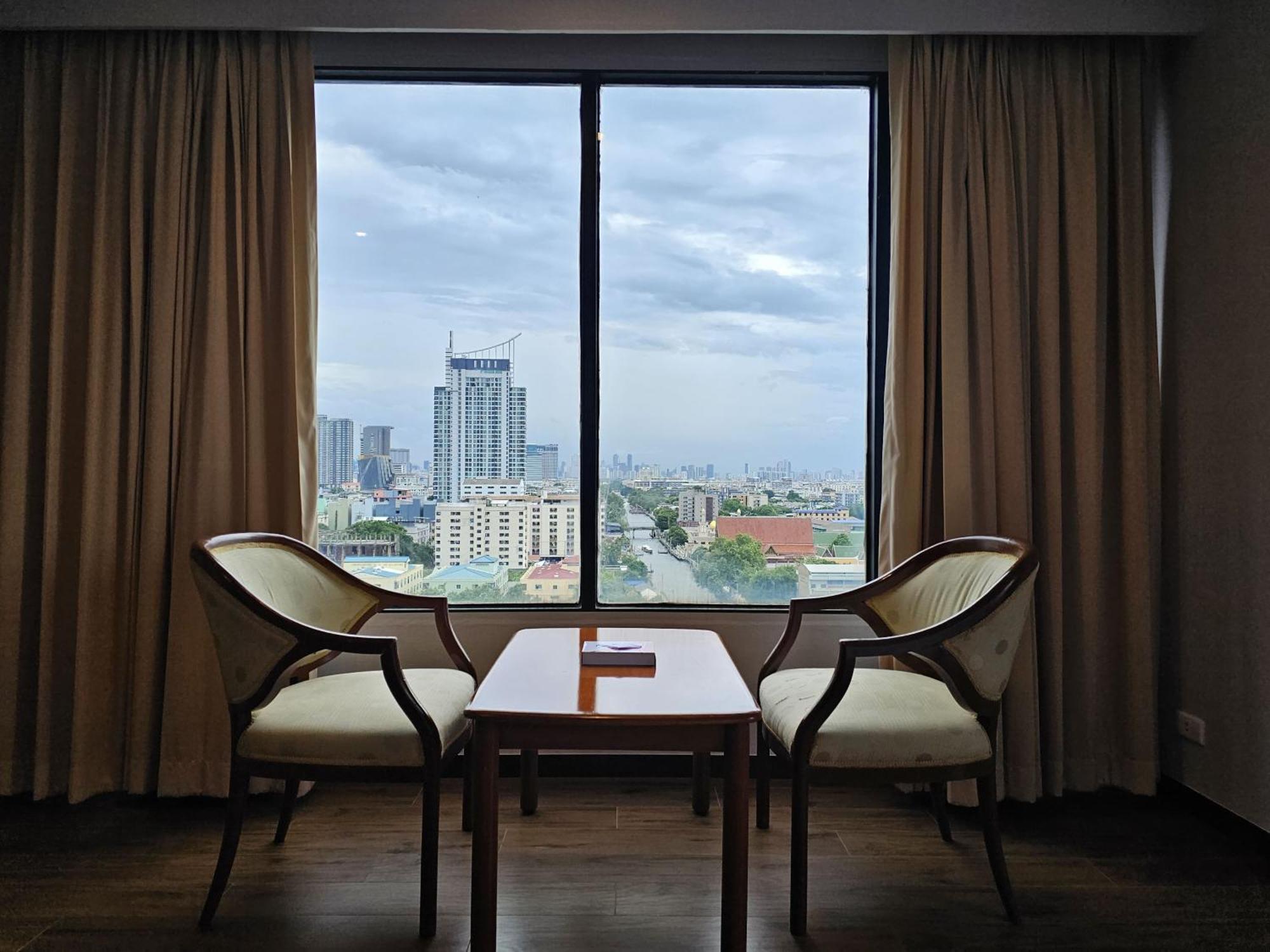 Alexander Hotel