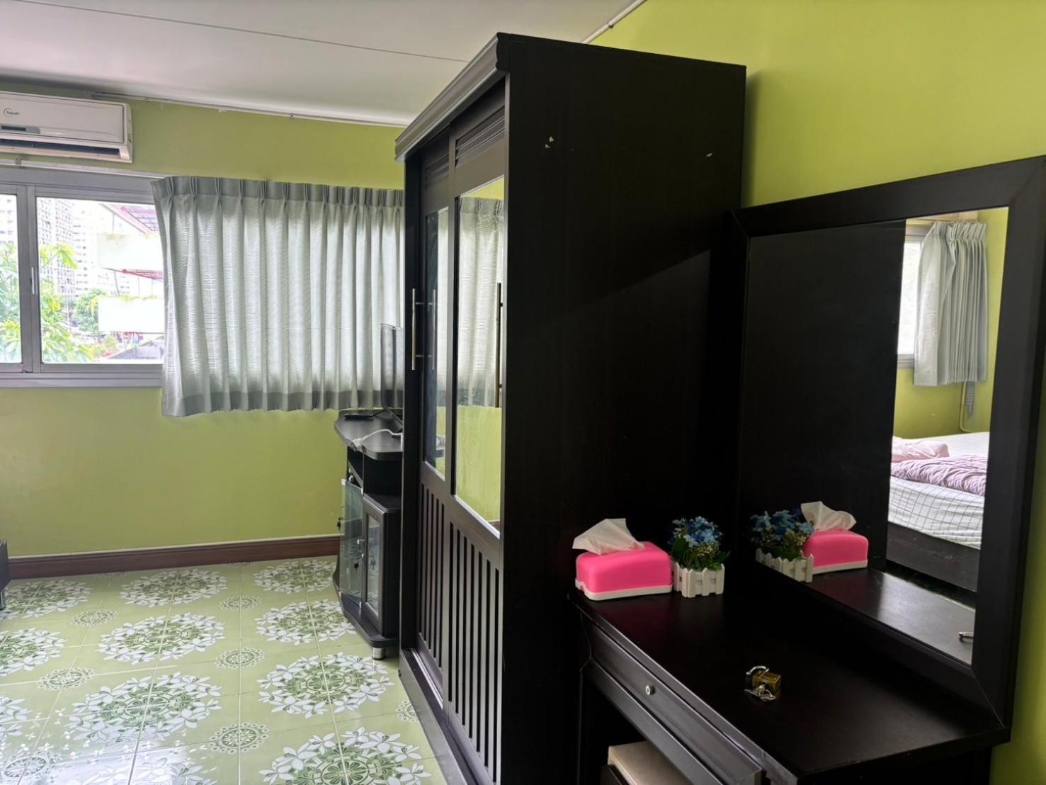 Popular T8 Fl.8.2 Apartment Bangkok