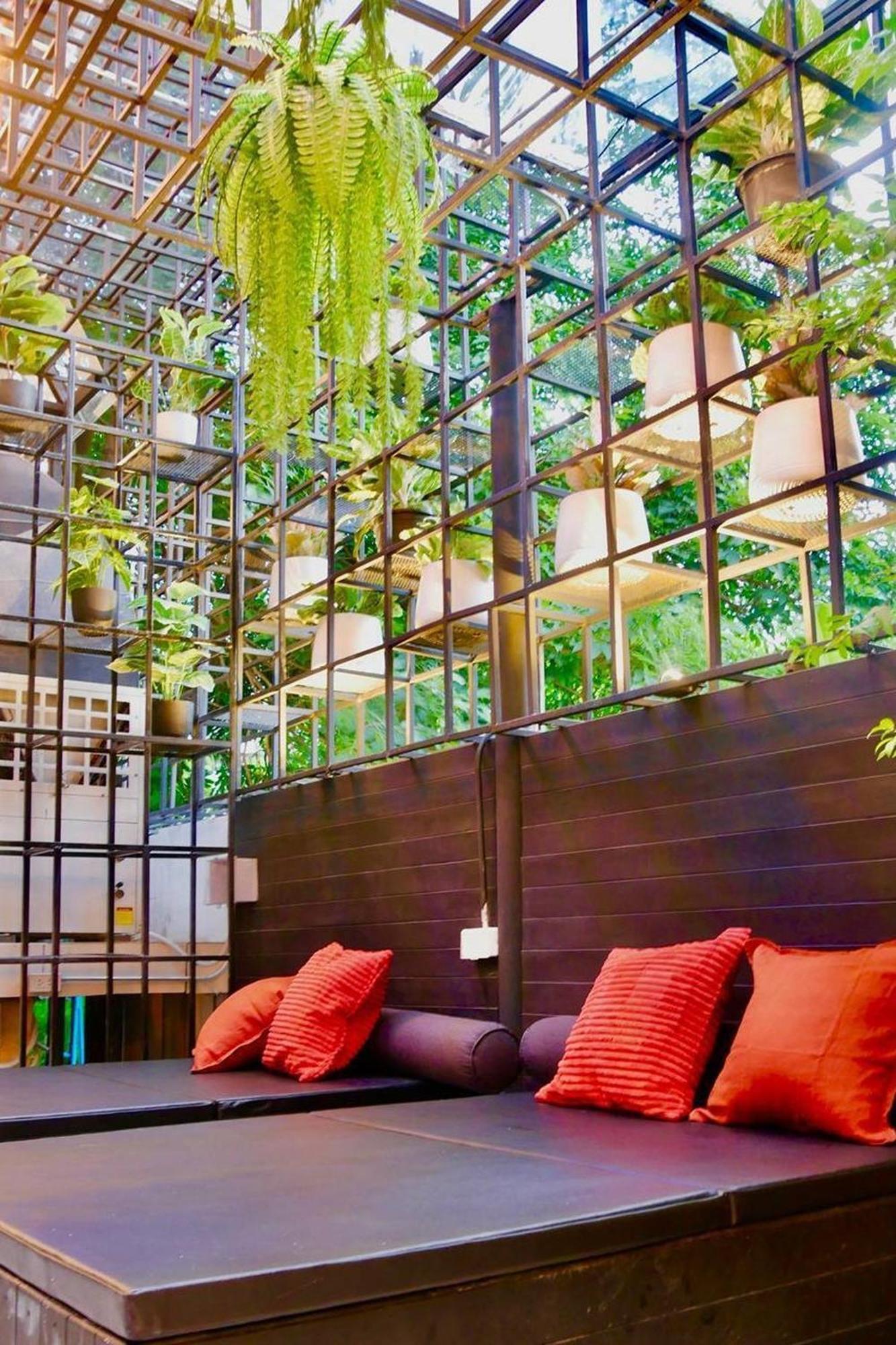 Blu Ari Stylish Gay Poshtel * Bangkok