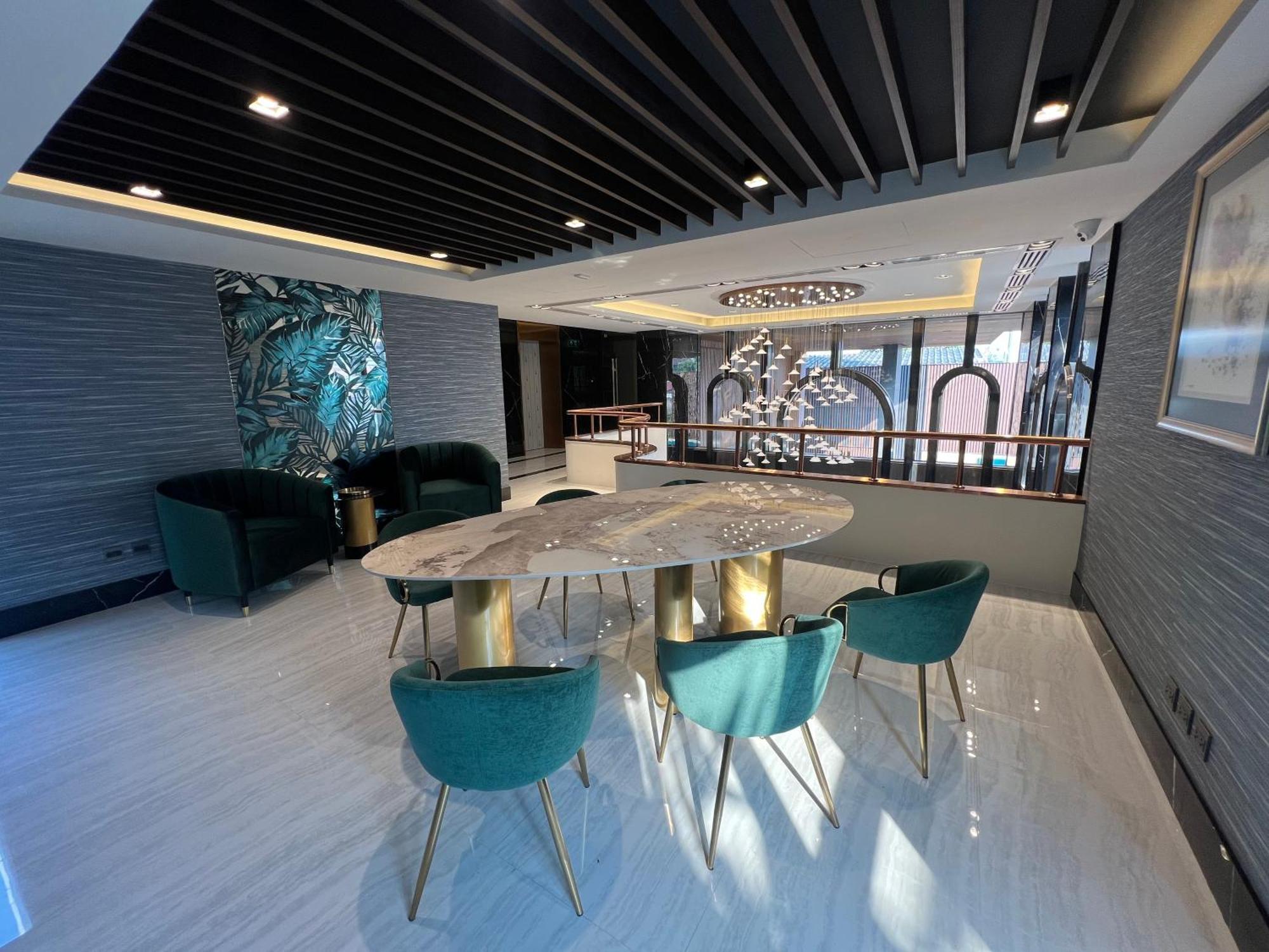 Arni Skye Bangkok