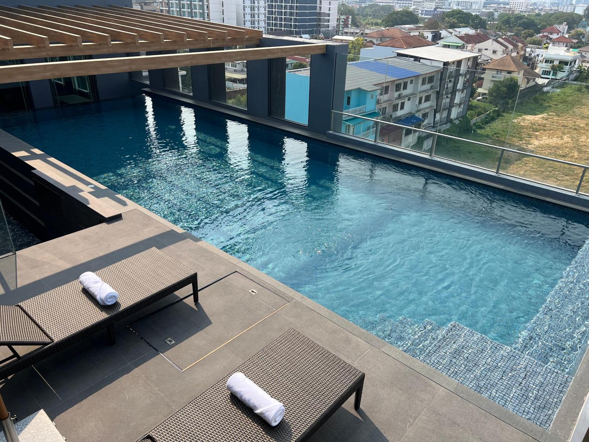 Arni Skye Hotel