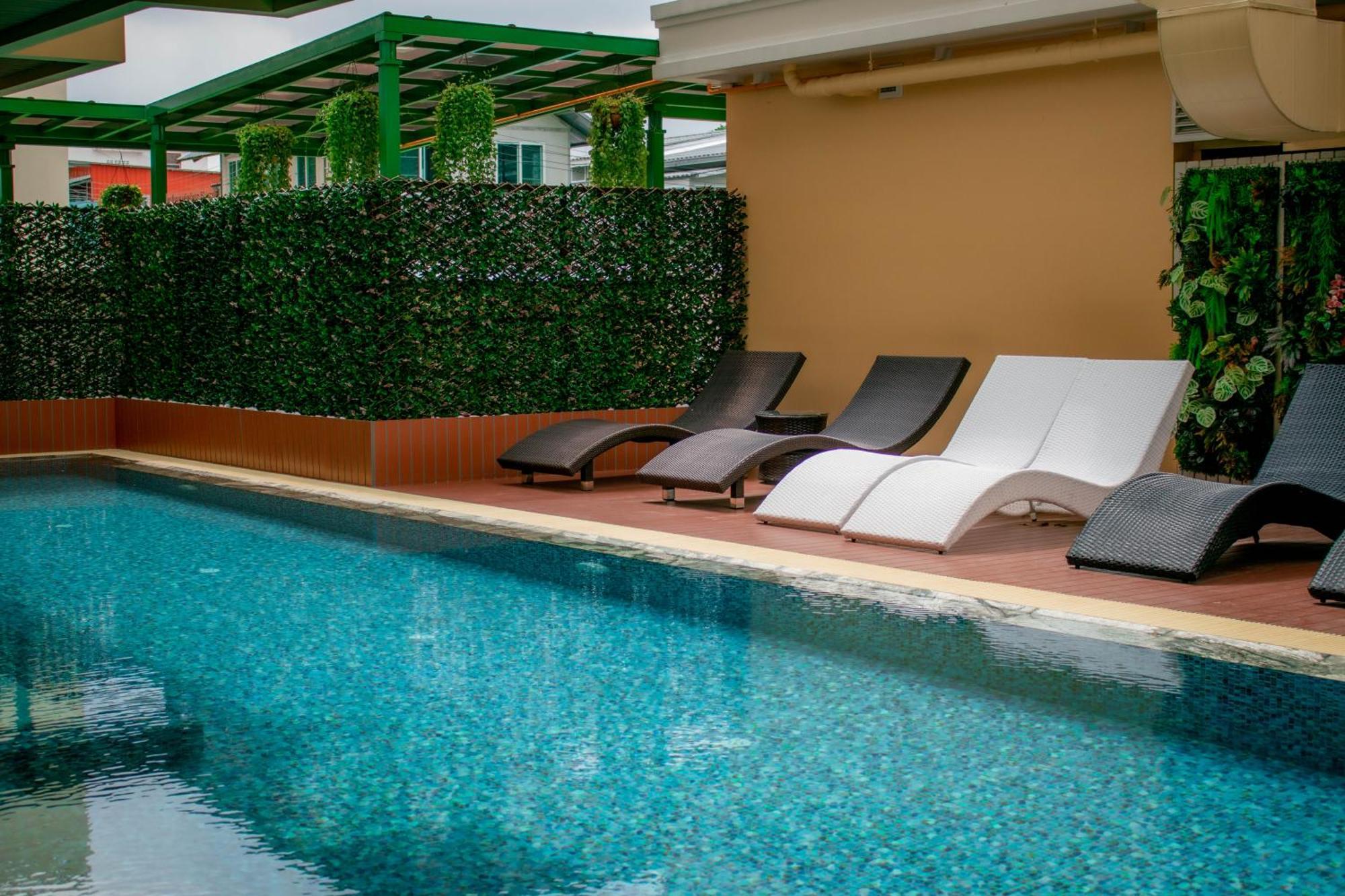 Siri Ratchadamnoen Hotel 3*