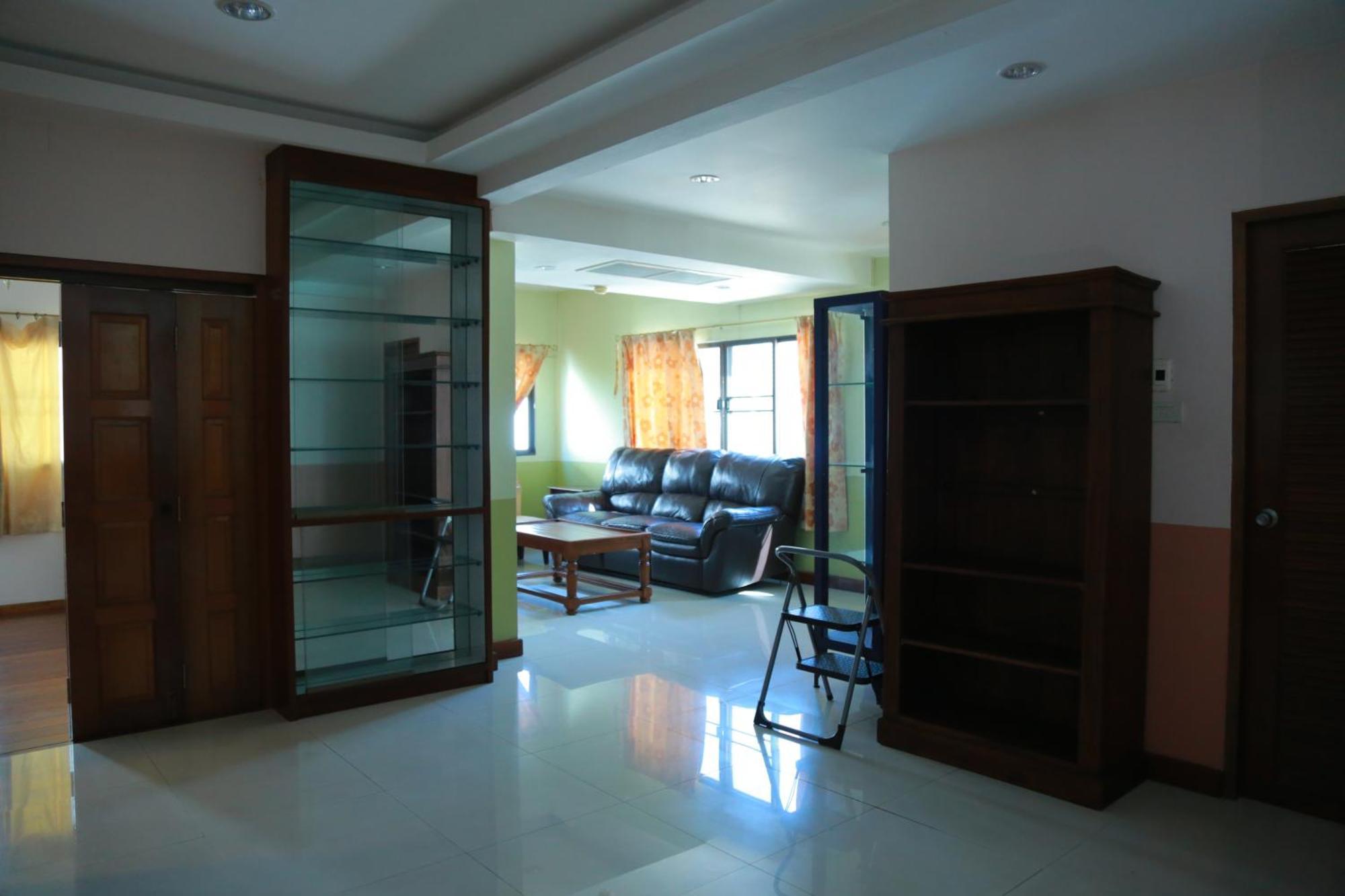 Upar Silom Near Mahanakhon Hotel 3*
