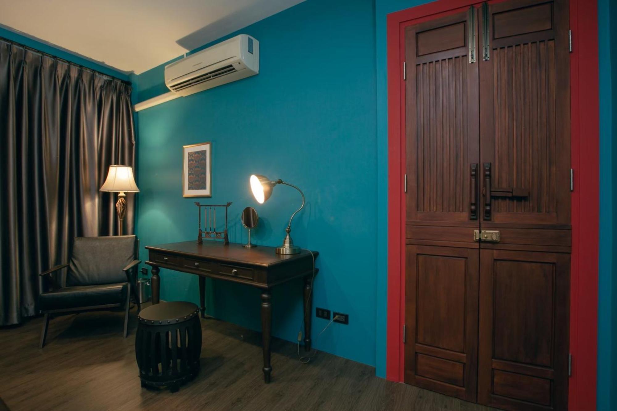 Caiyong Hometel & Cafe's Hostel Bangkok
