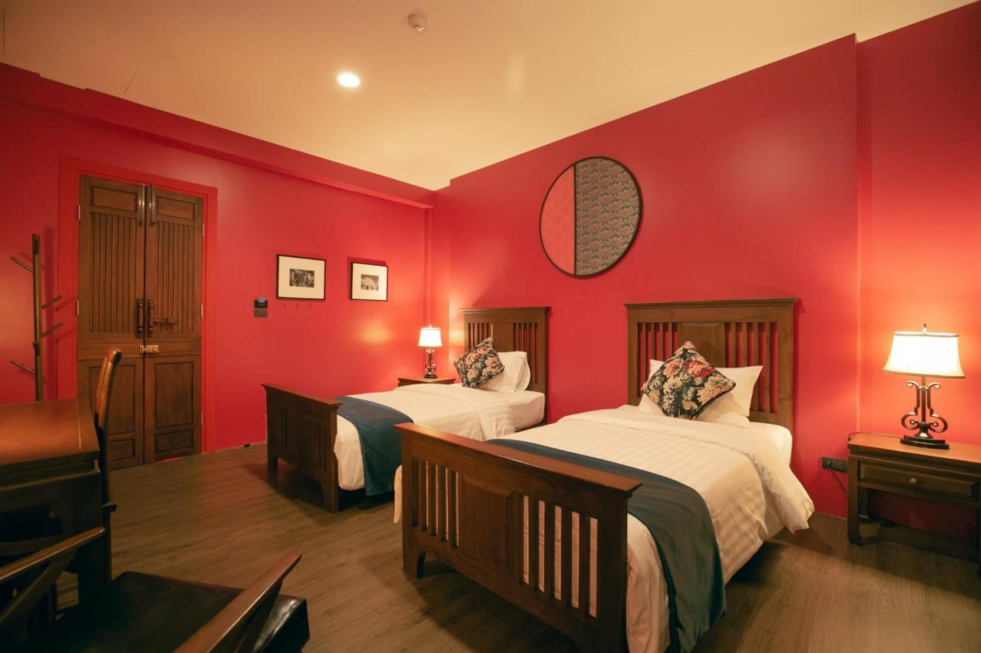 Hostel Caiyong Hometel & Cafe's Bangkok