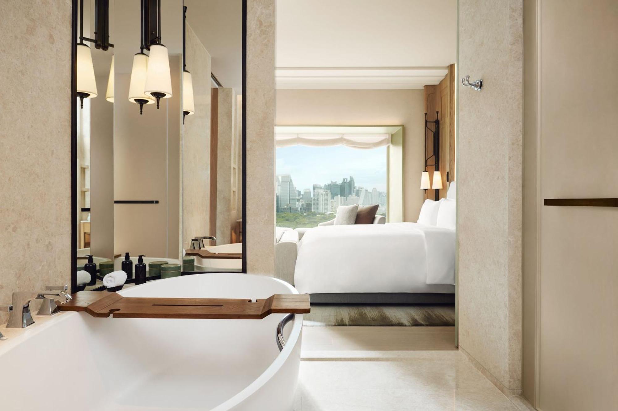 Dusit Thani 5* Bangkok