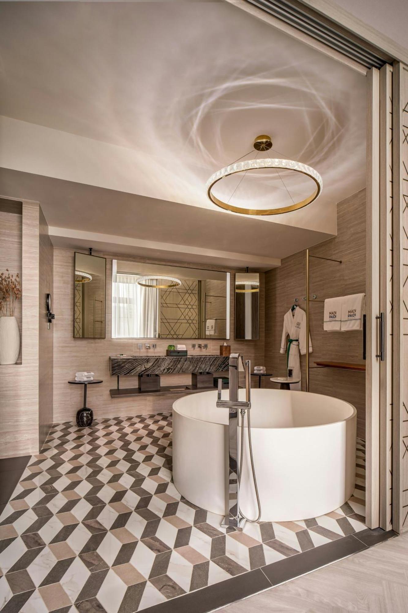 Madi Paidi Bangkok, Autograph Collection Hotel 5*