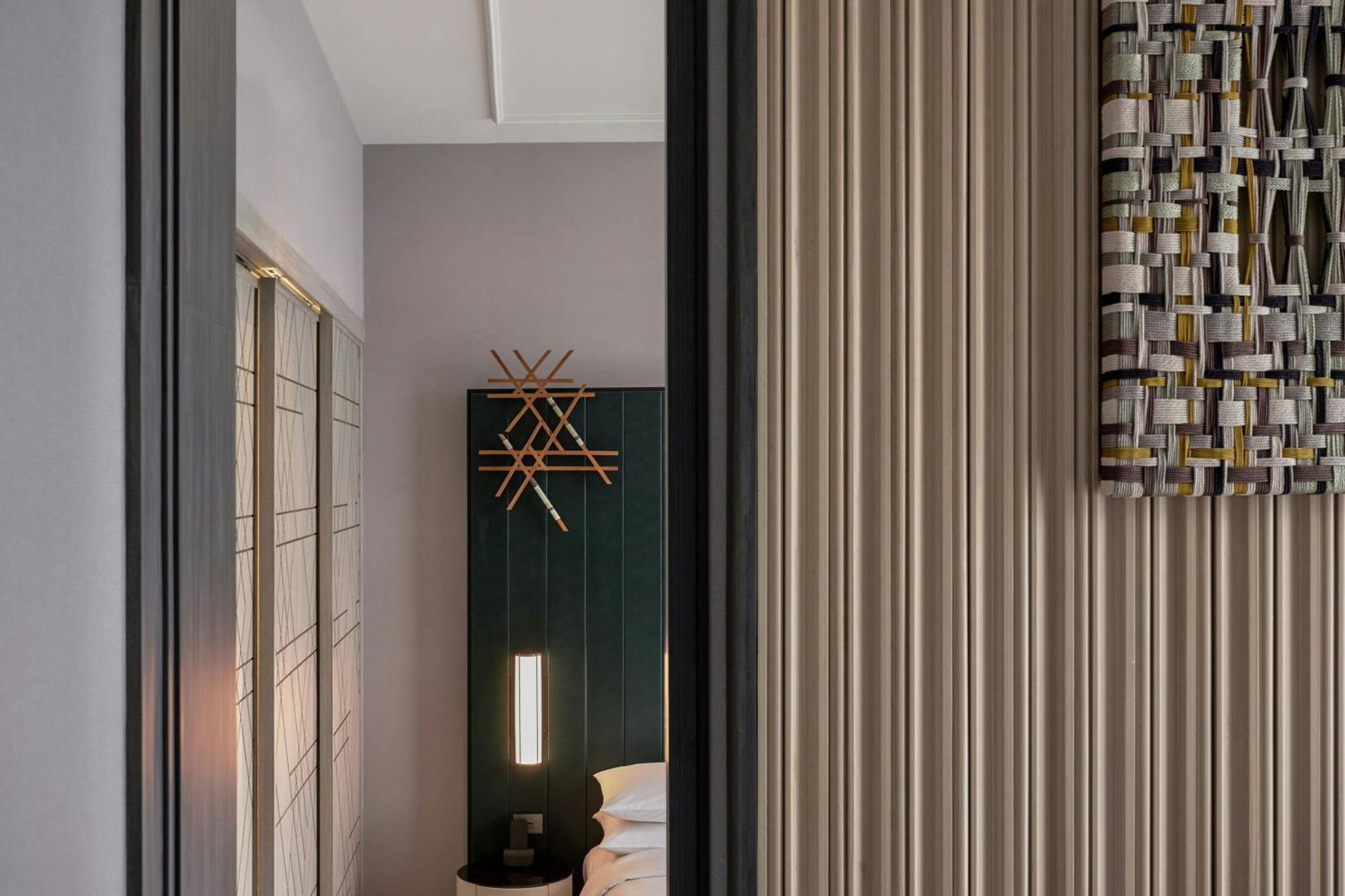 Madi Paidi Bangkok, Autograph Collection 5*