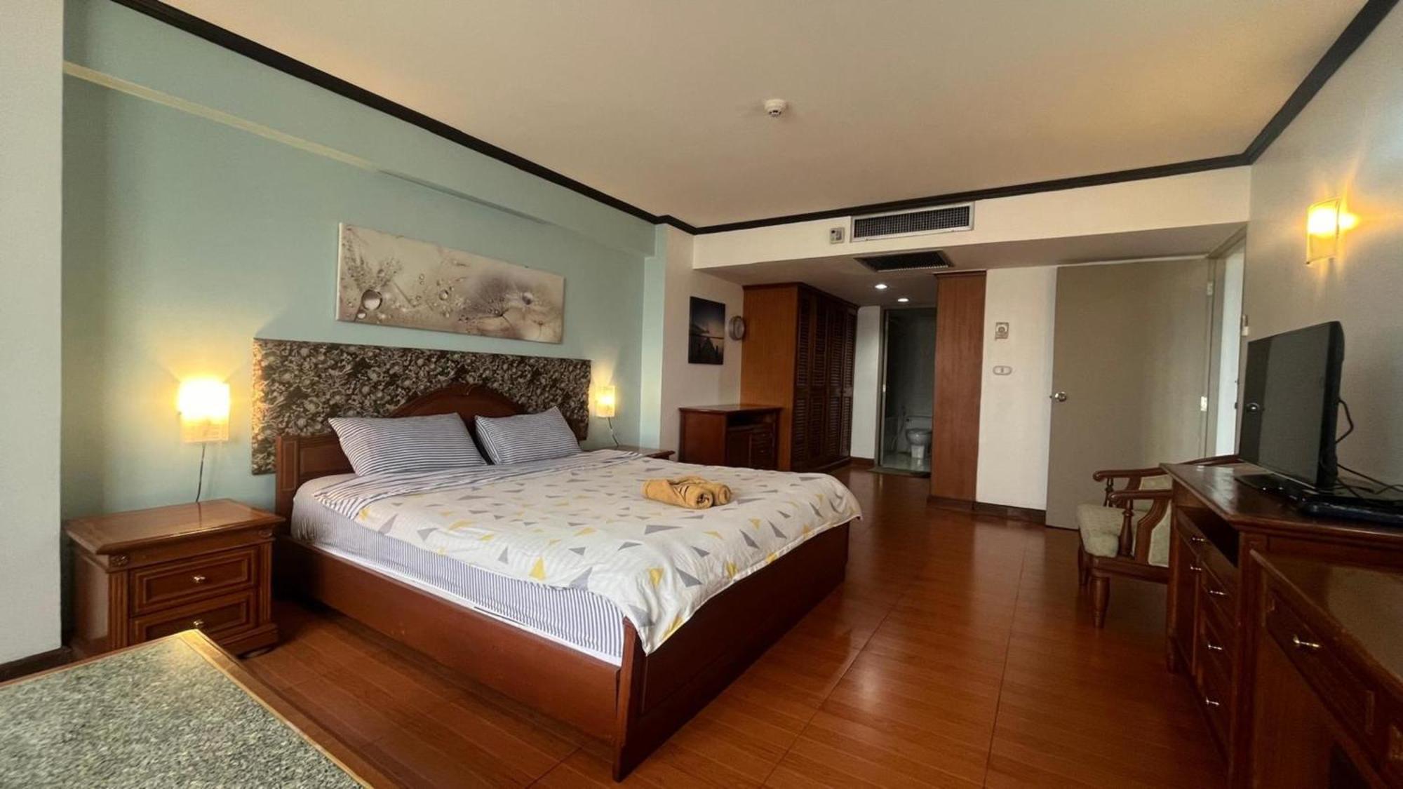 Omni Tower Sukhumvit Nana Direct Hotel Bangkok