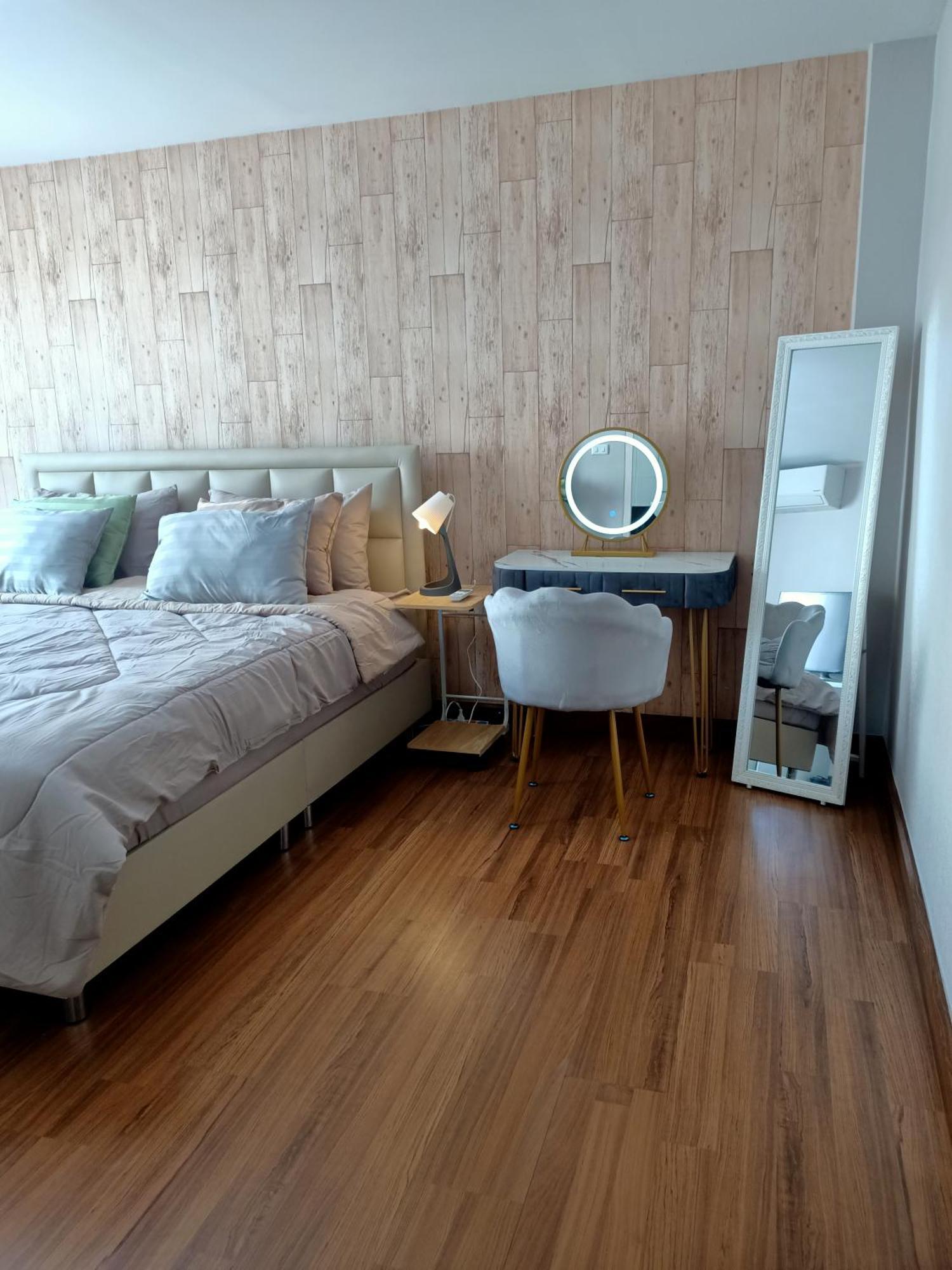 The Cozy Place 105 Private 3 Beds 3 Baths Lasalle Guest house *