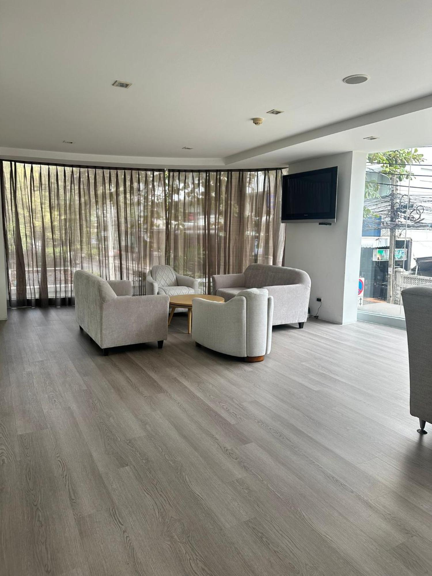 Spacious Sukhumvit Near Emquartier Apartment *