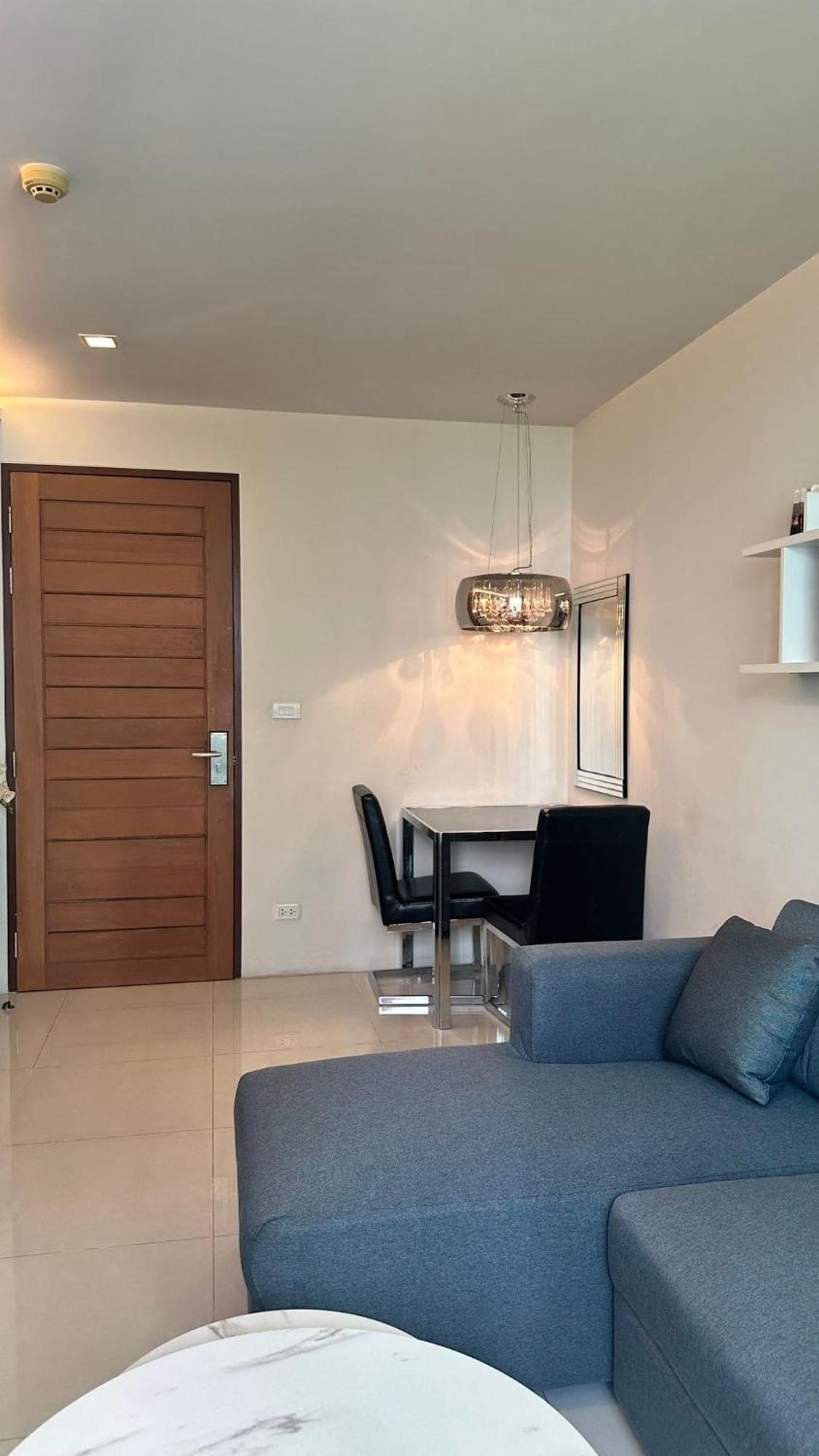 Spacious Sukhumvit Near Emquartier Apartment Bangkok