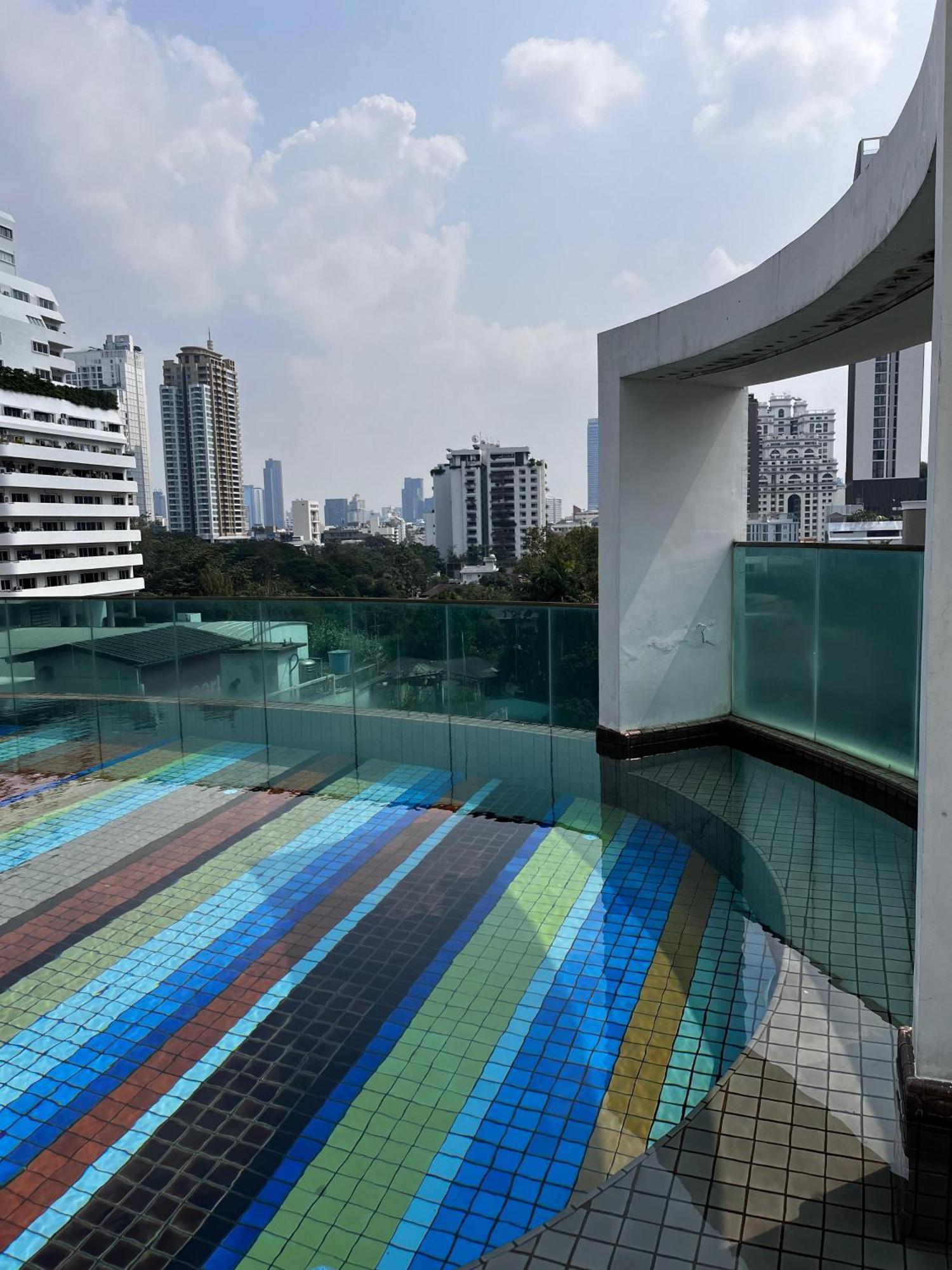 Spacious Sukhumvit Near Emquartier Apartment *